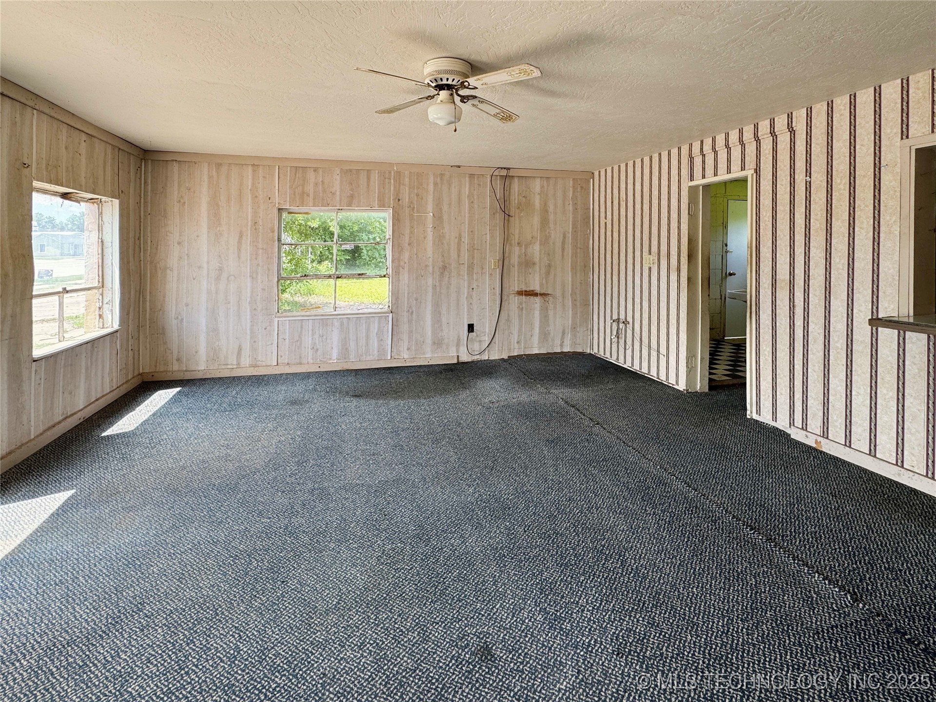 728 E Main Street Property Photo 7