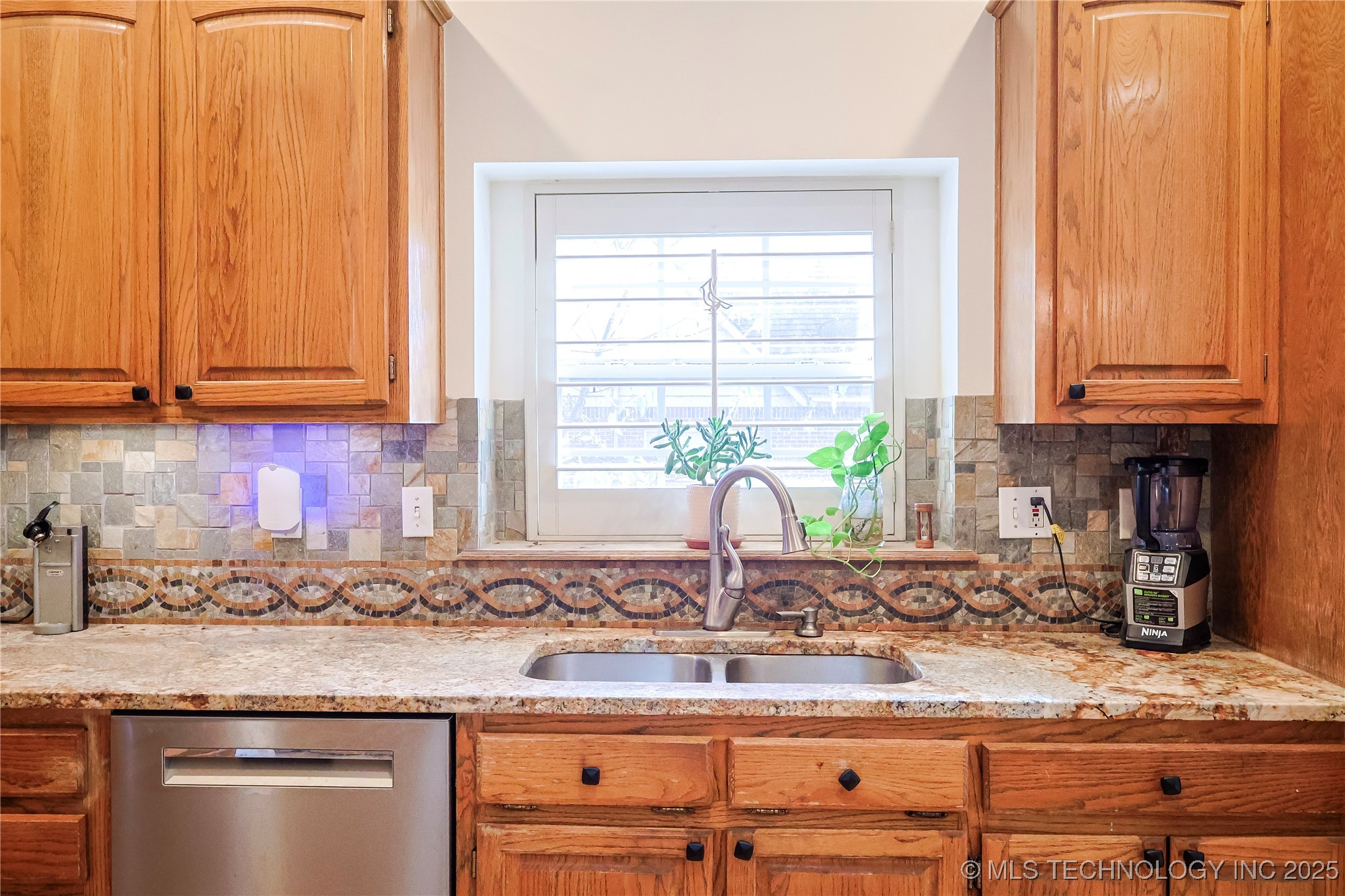 9124 N 138th East Avenue Property Photo 19