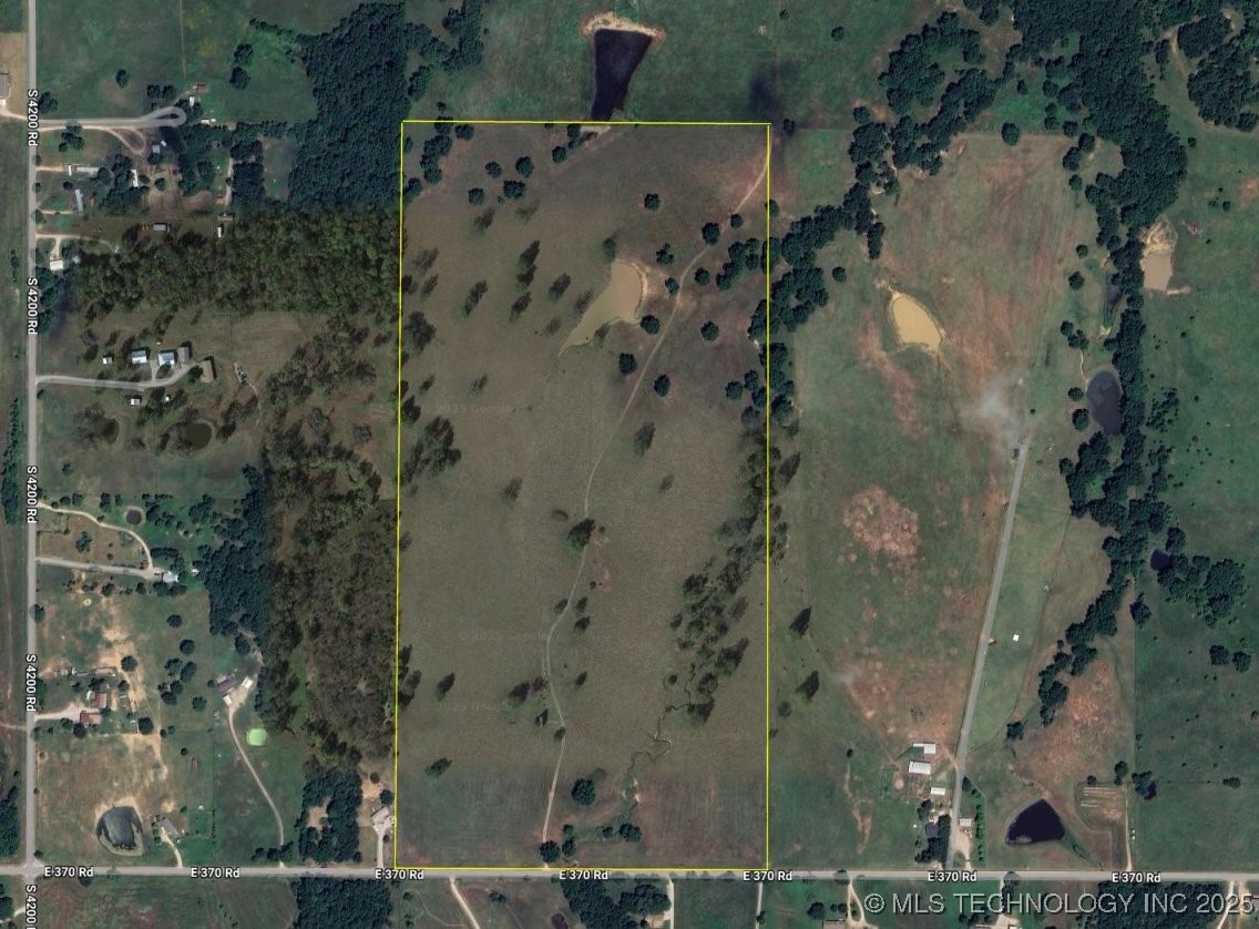 17479 E 370 Road Property Photo 2