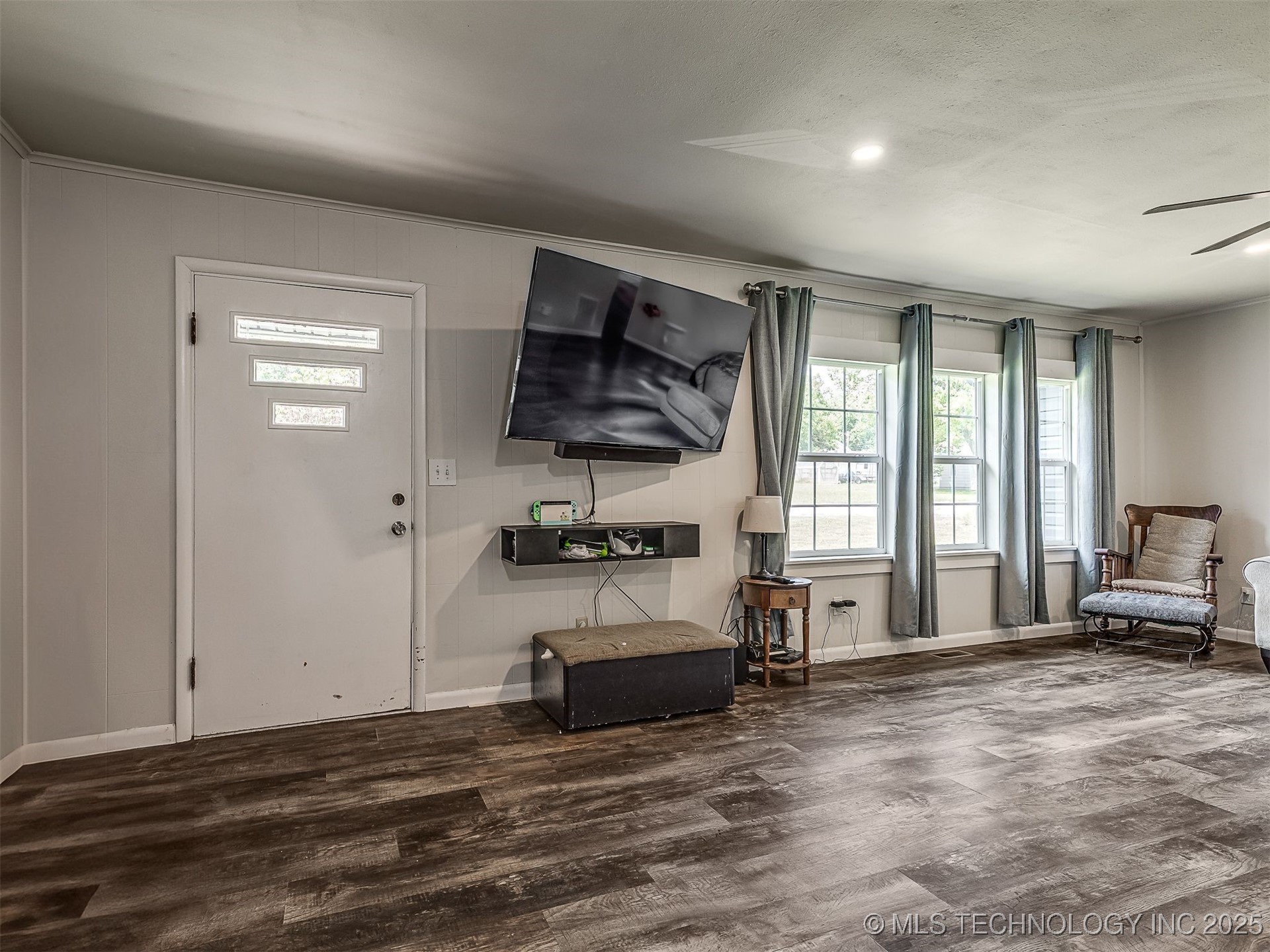 202 E Hickory Street Property Photo 11