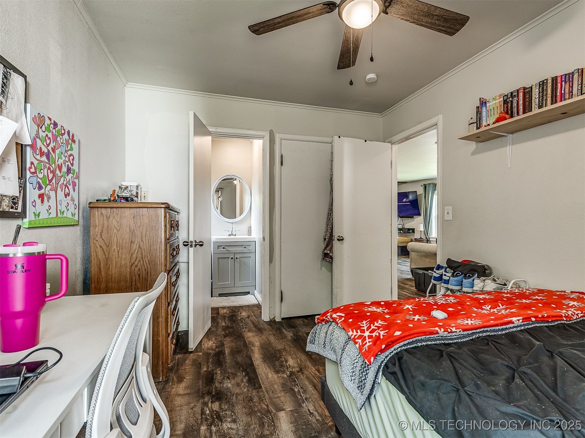 202 E Hickory Street Property Photo 22