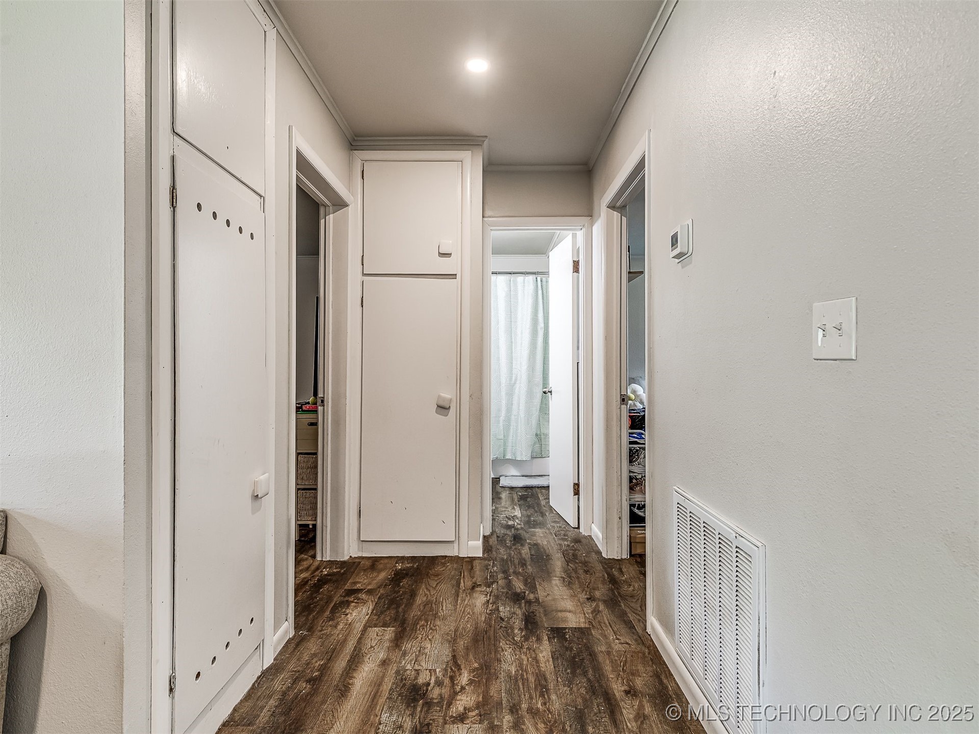 202 E Hickory Street Property Photo 27