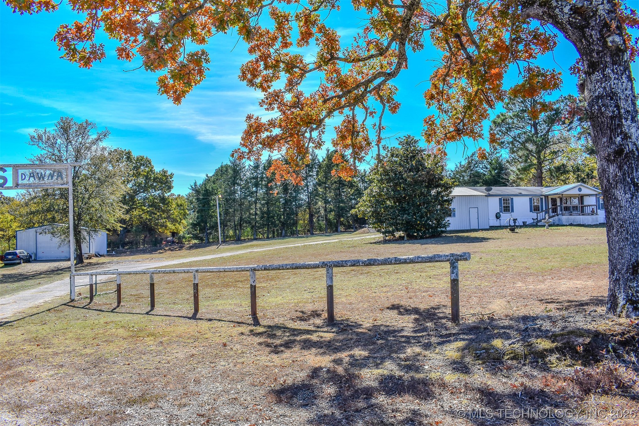 2418 E 2090 Road Property Photo 2