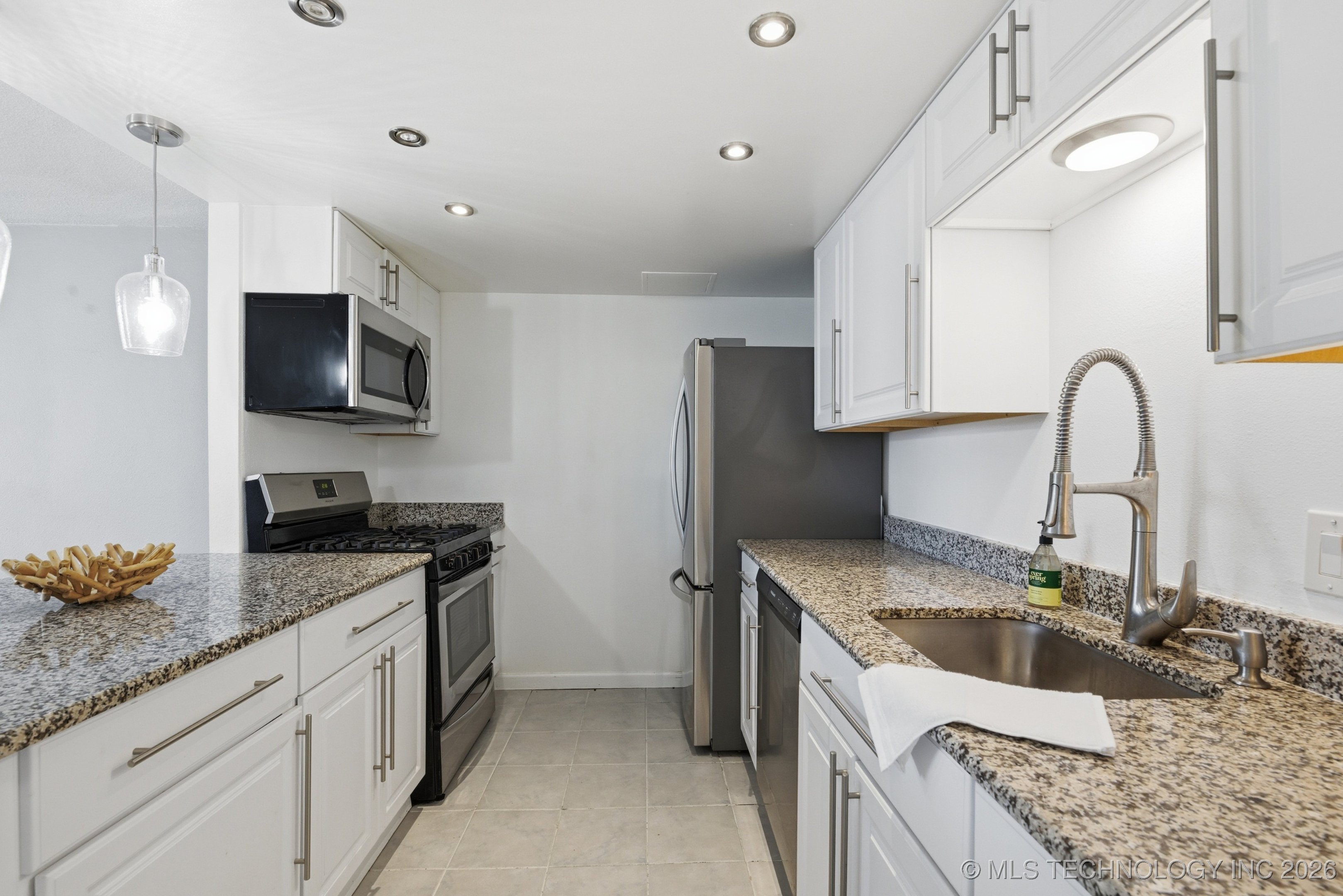 410 W 7th Street 222d Property Photo 7