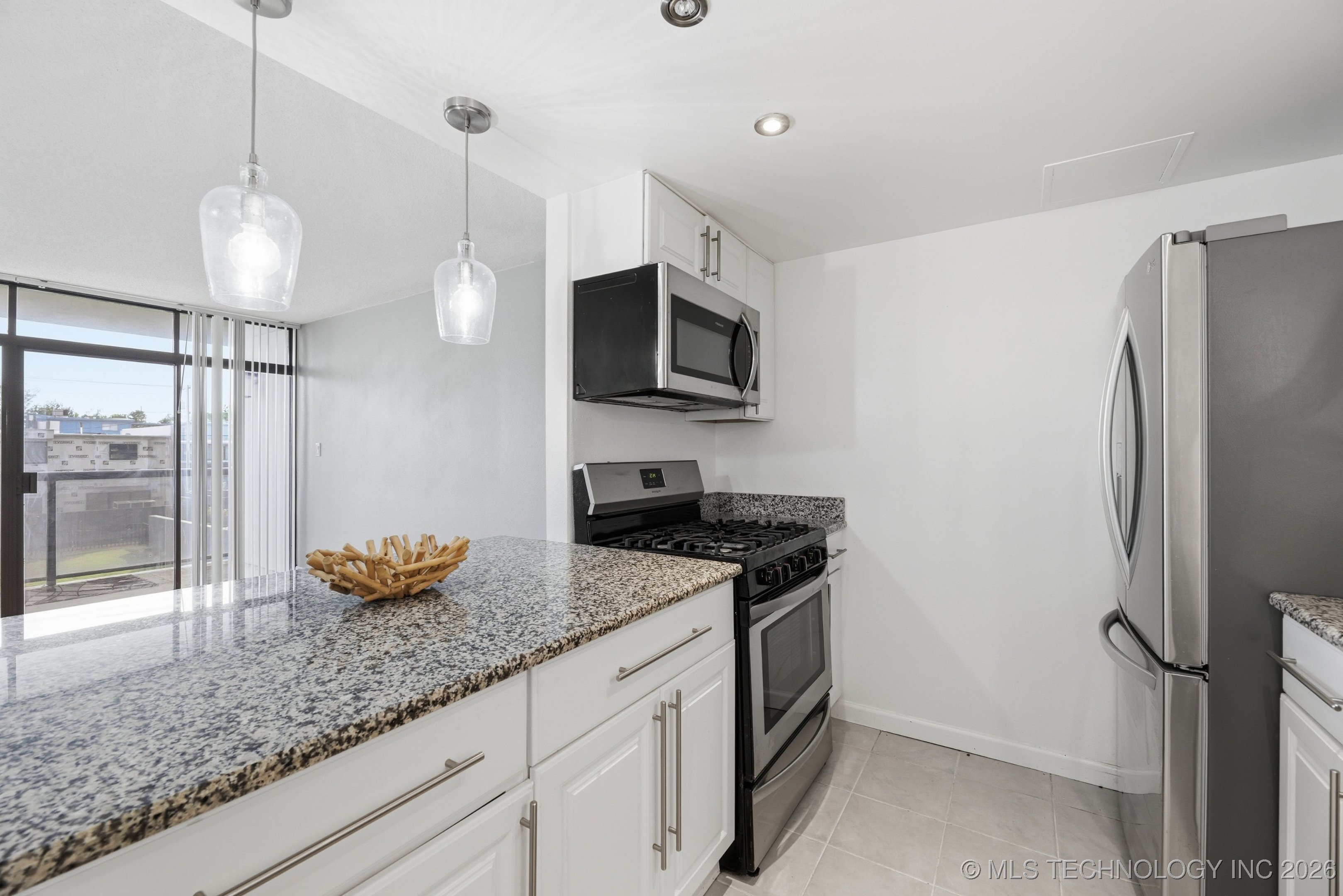 410 W 7th Street 222d Property Photo 9