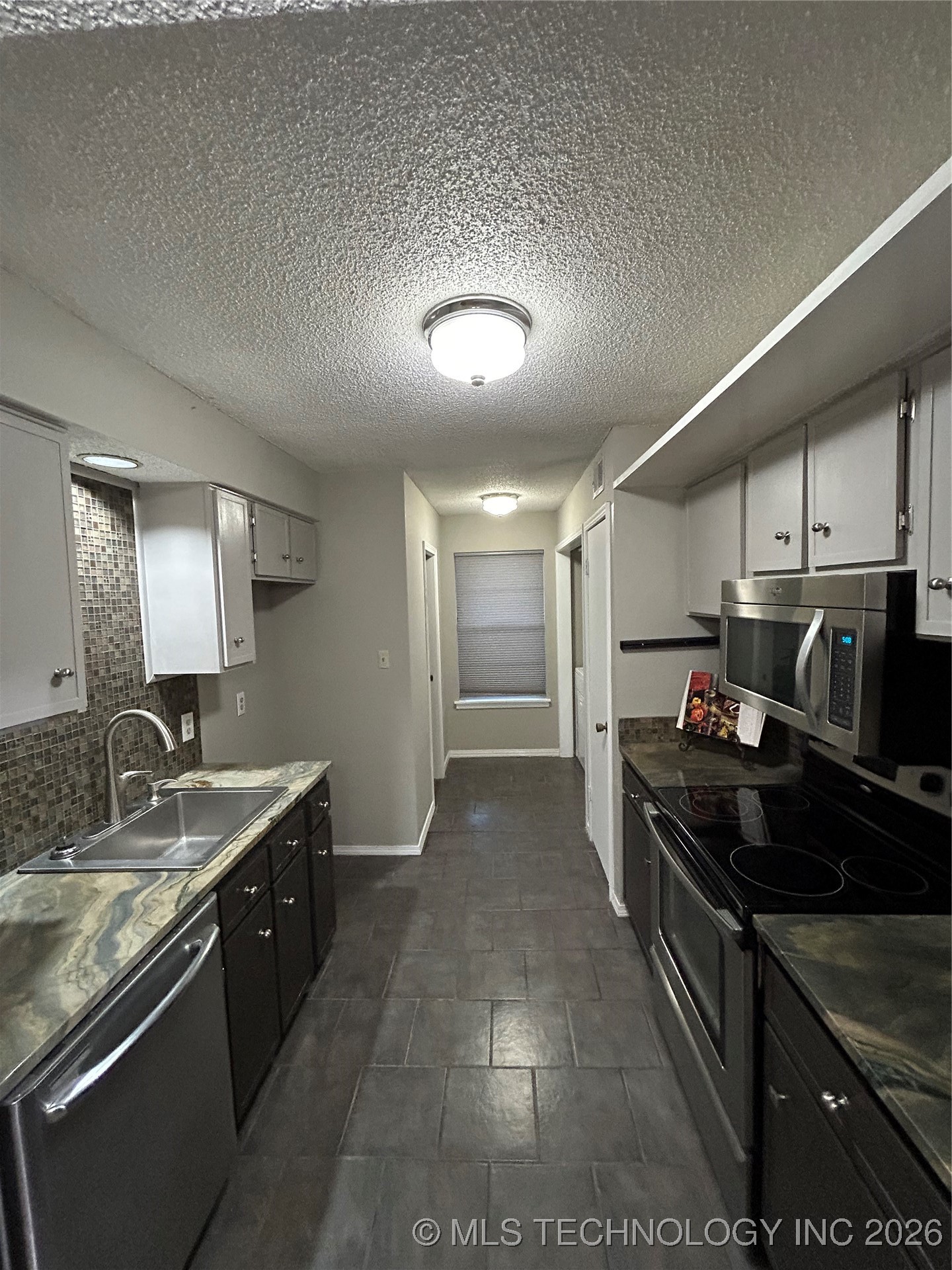 2221 E 67th Street 1310 Property Photo 3