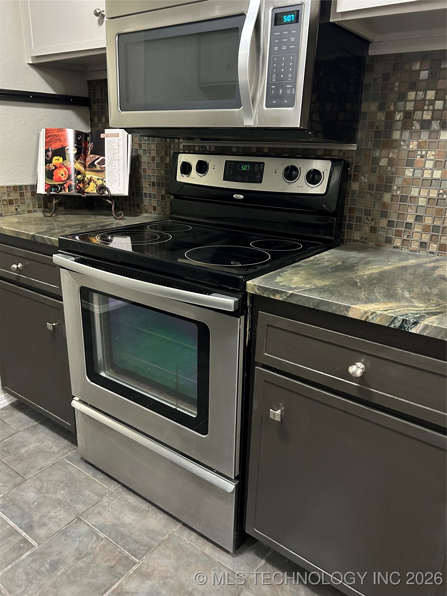 2221 E 67th Street 1310 Property Photo 6