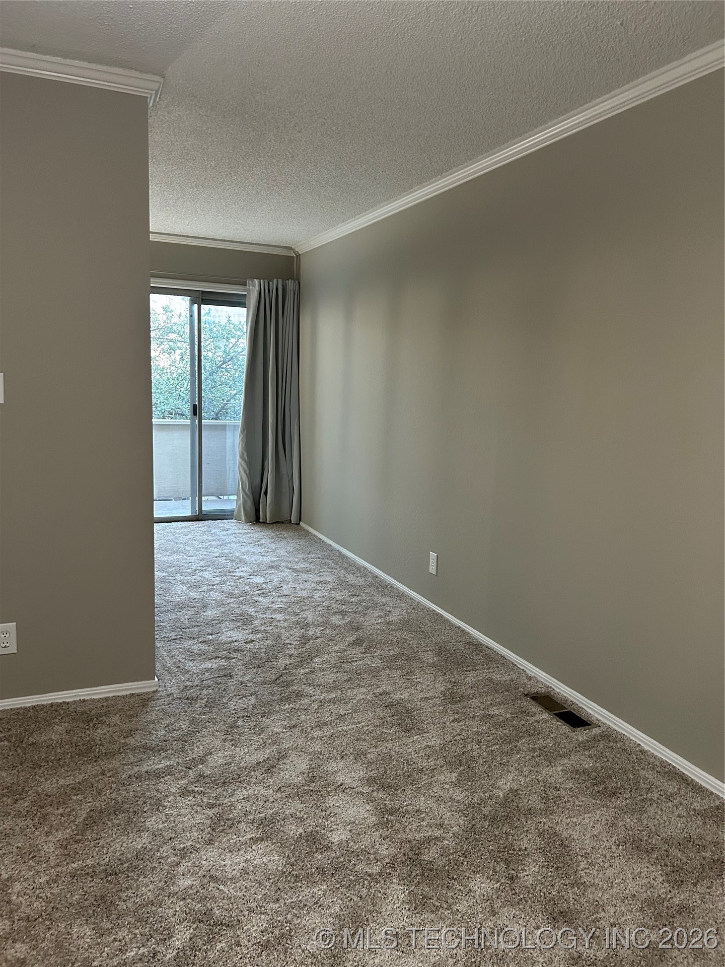 2221 E 67th Street 1310 Property Photo 19