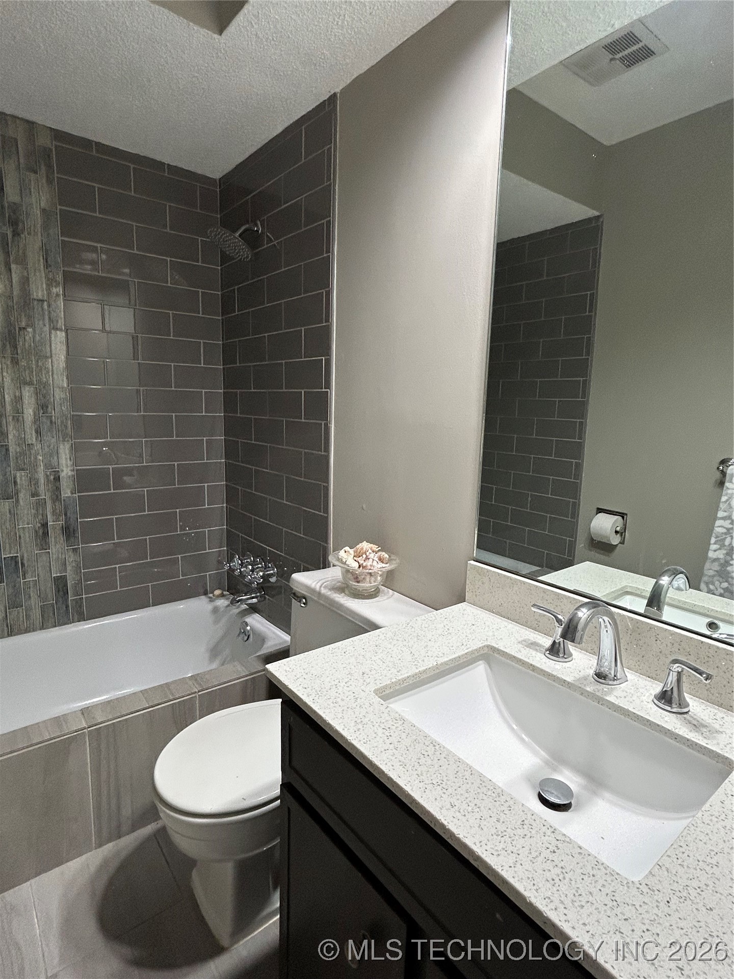 2221 E 67th Street 1310 Property Photo 26