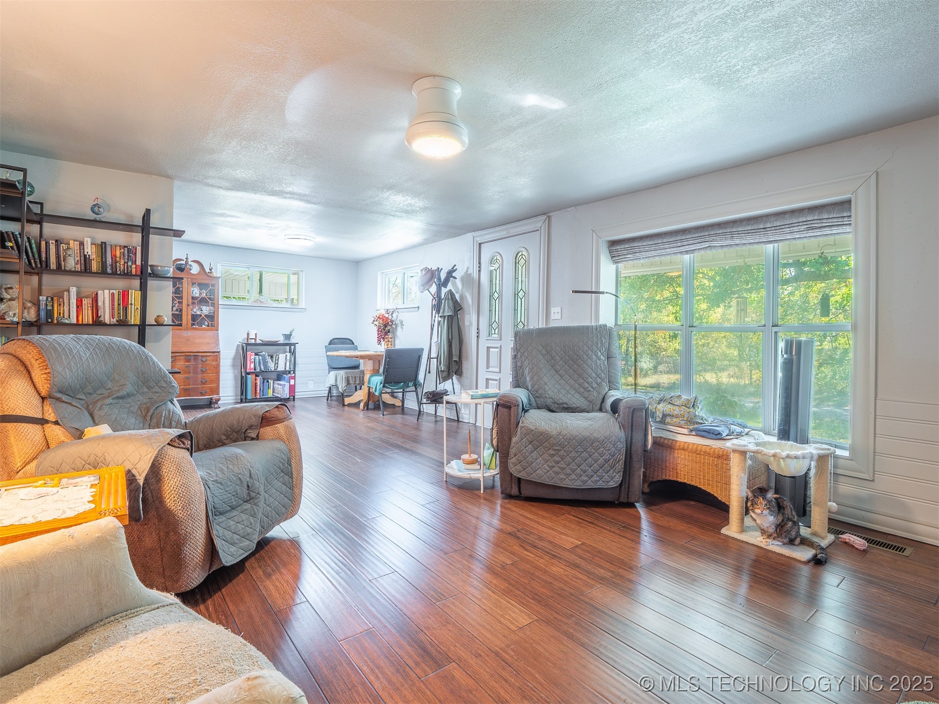 535 E Rock Avenue Property Photo 5