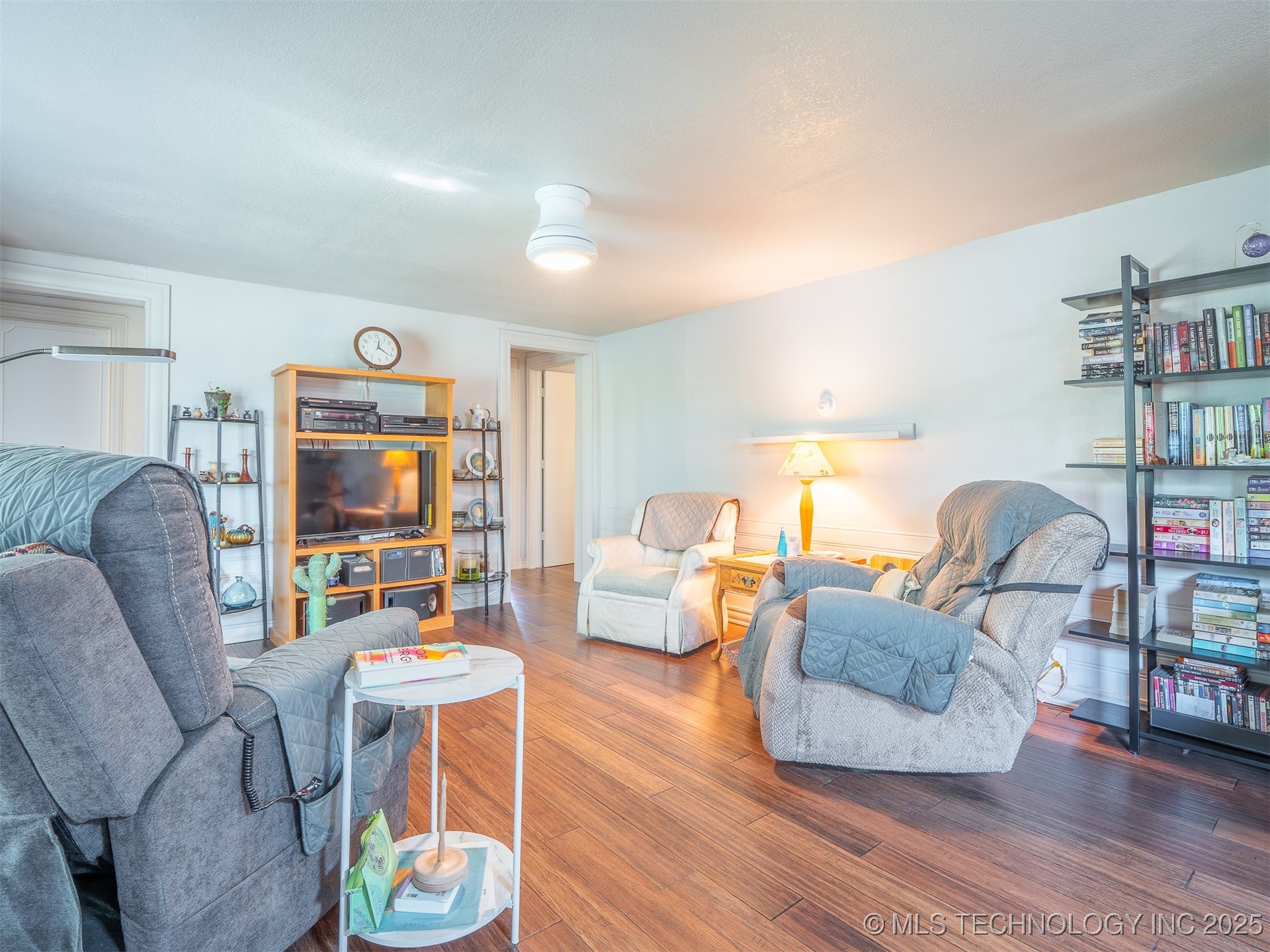 535 E Rock Avenue Property Photo 7