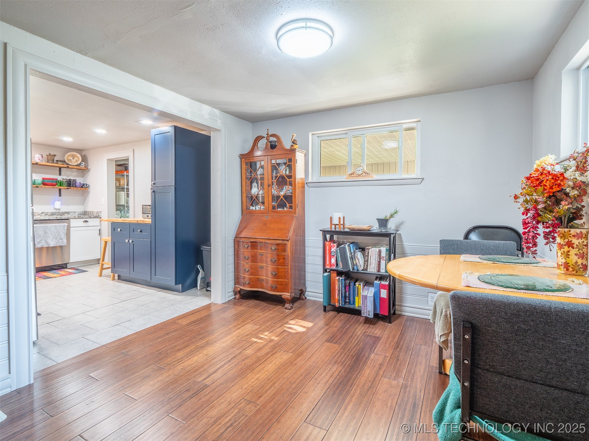 535 E Rock Avenue Property Photo 9