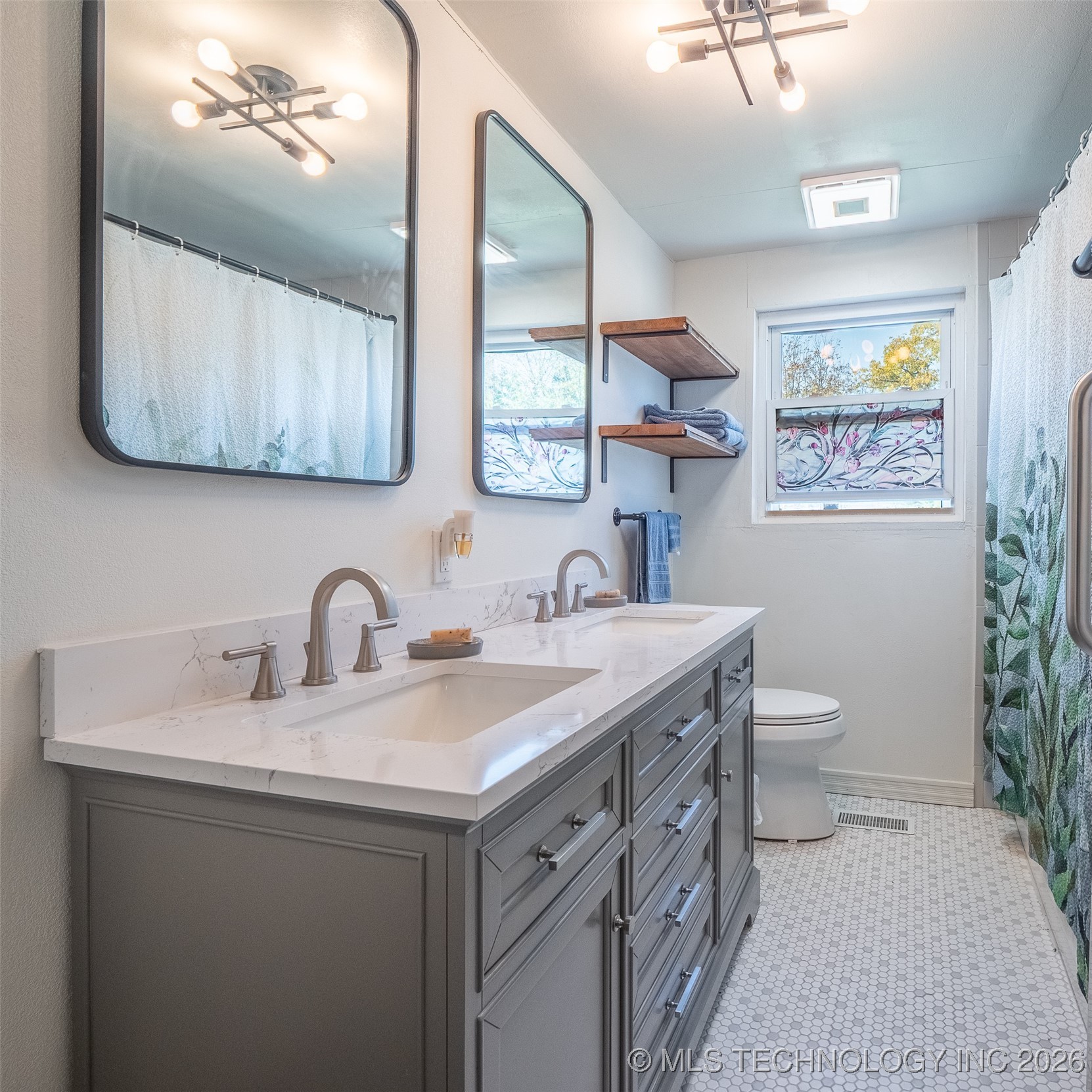 535 E Rock Avenue Property Photo 19