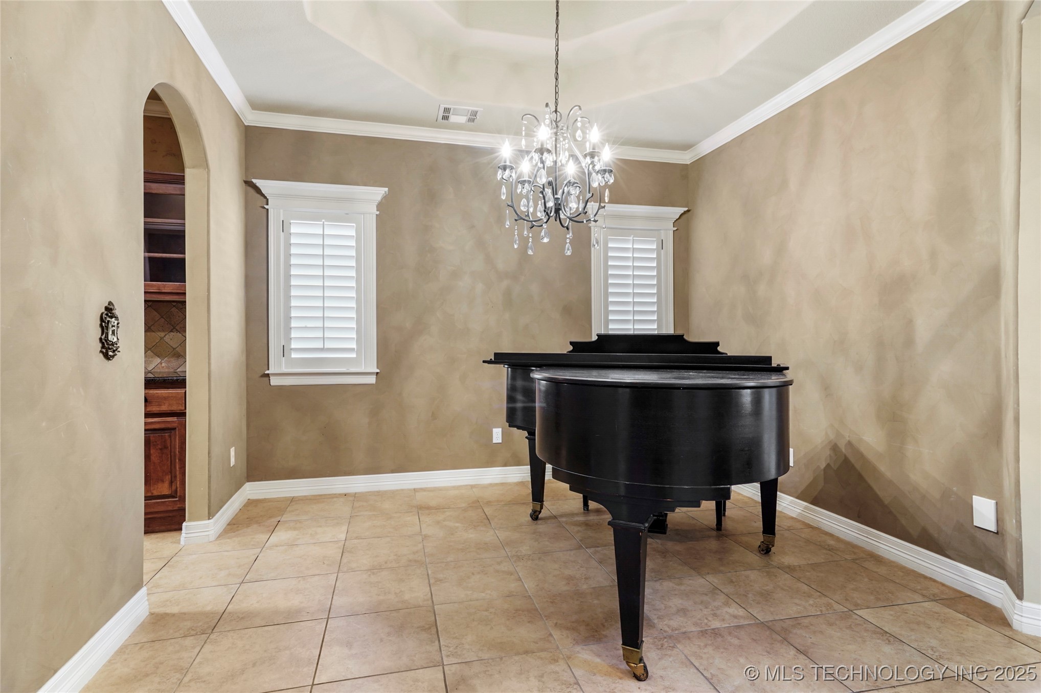 12006 S Oswego Avenue Property Photo 4