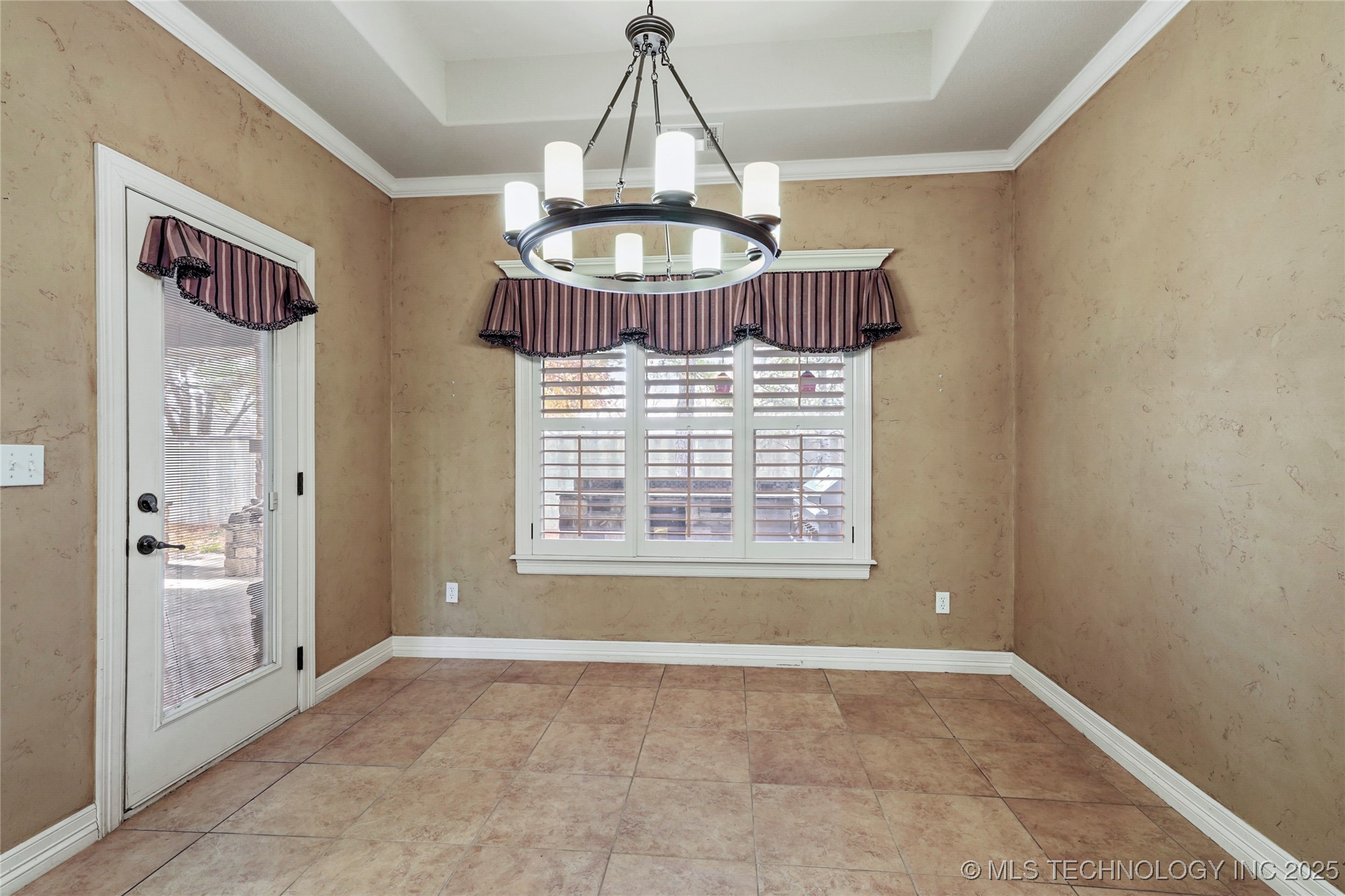 12006 S Oswego Avenue Property Photo 12