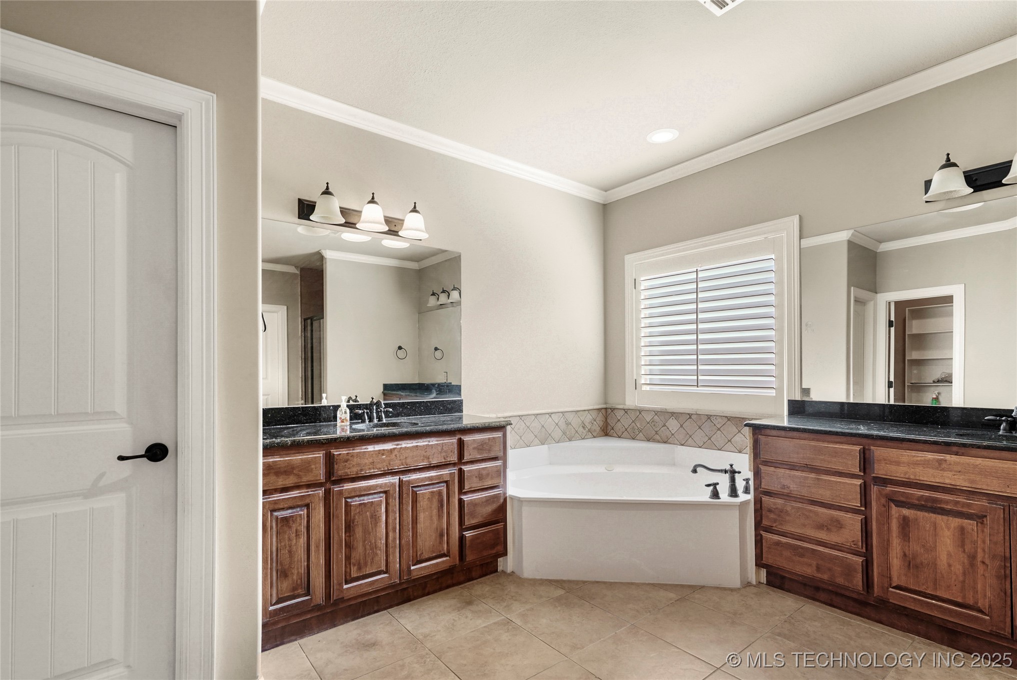 12006 S Oswego Avenue Property Photo 14