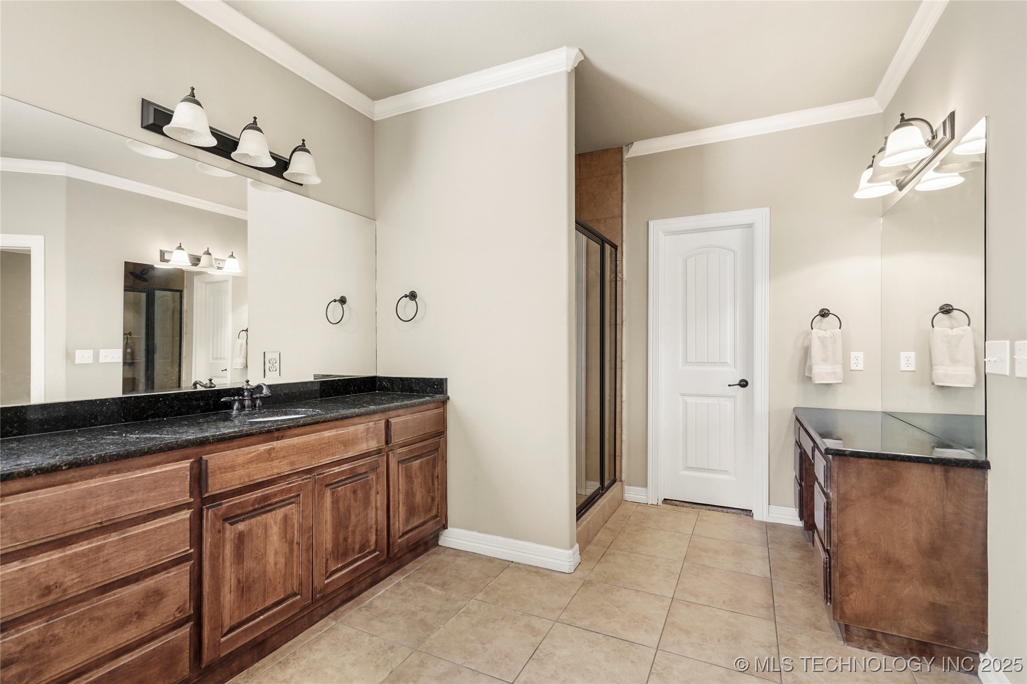 12006 S Oswego Avenue Property Photo 15