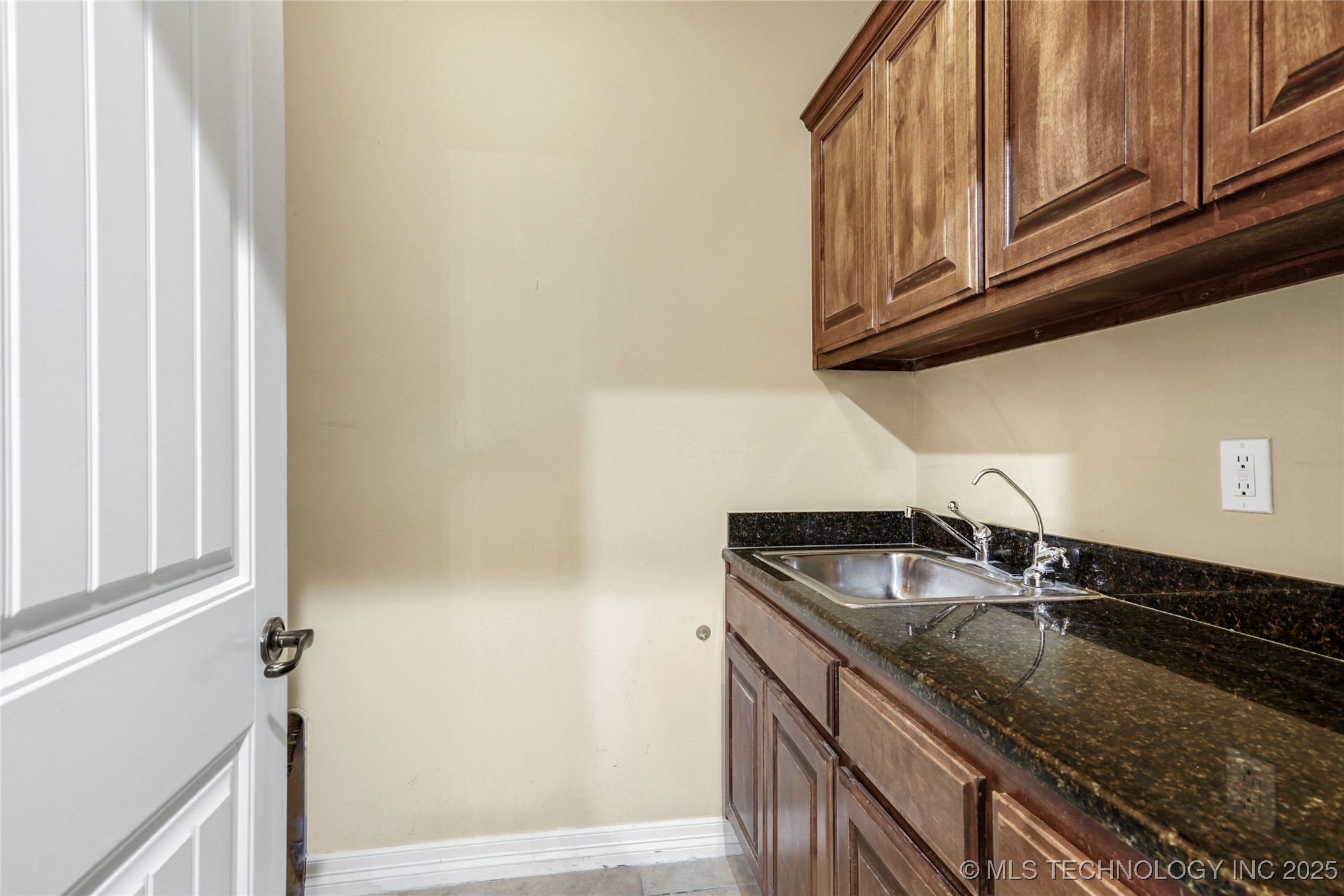 12006 S Oswego Avenue Property Photo 18