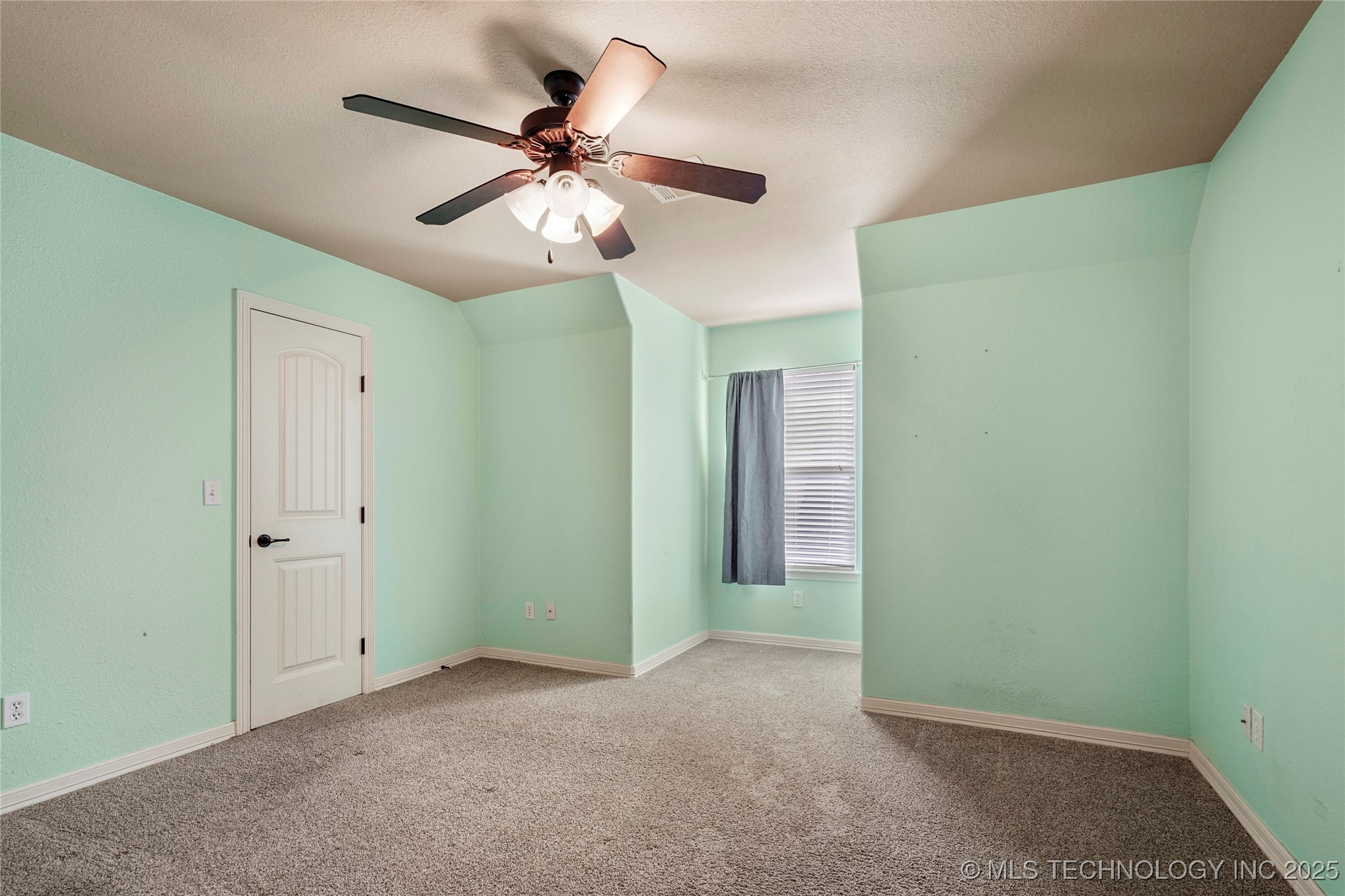 12006 S Oswego Avenue Property Photo 19