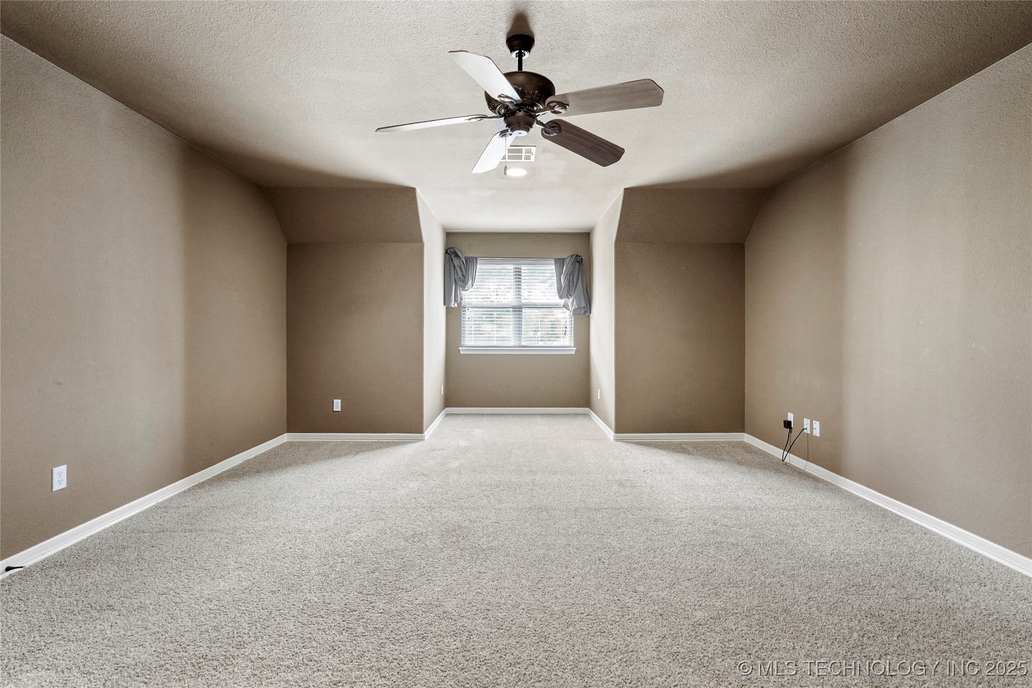 12006 S Oswego Avenue Property Photo 24