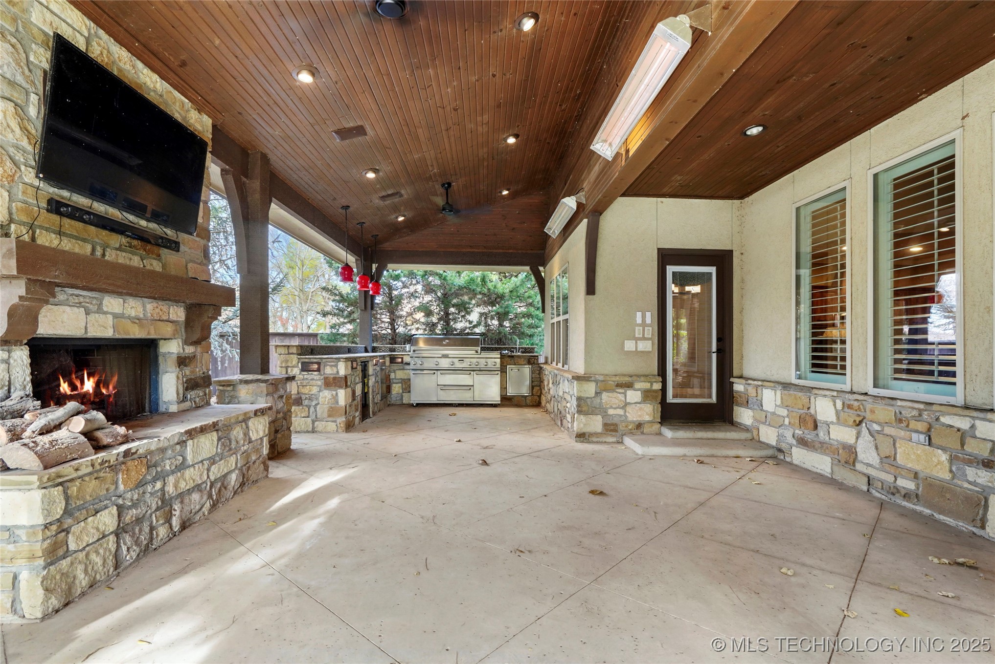 12006 S Oswego Avenue Property Photo 25