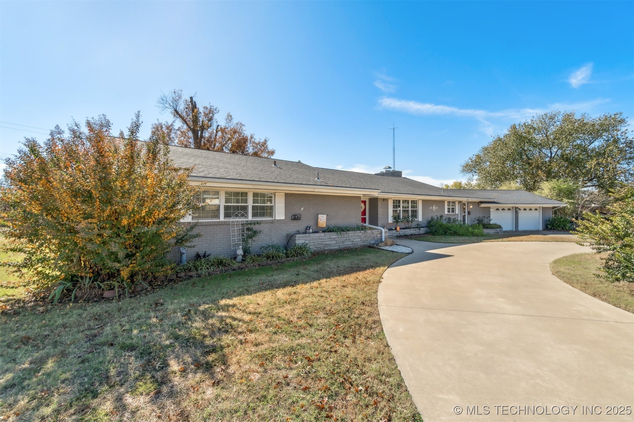 1107 E 8th Street Property Photo 6