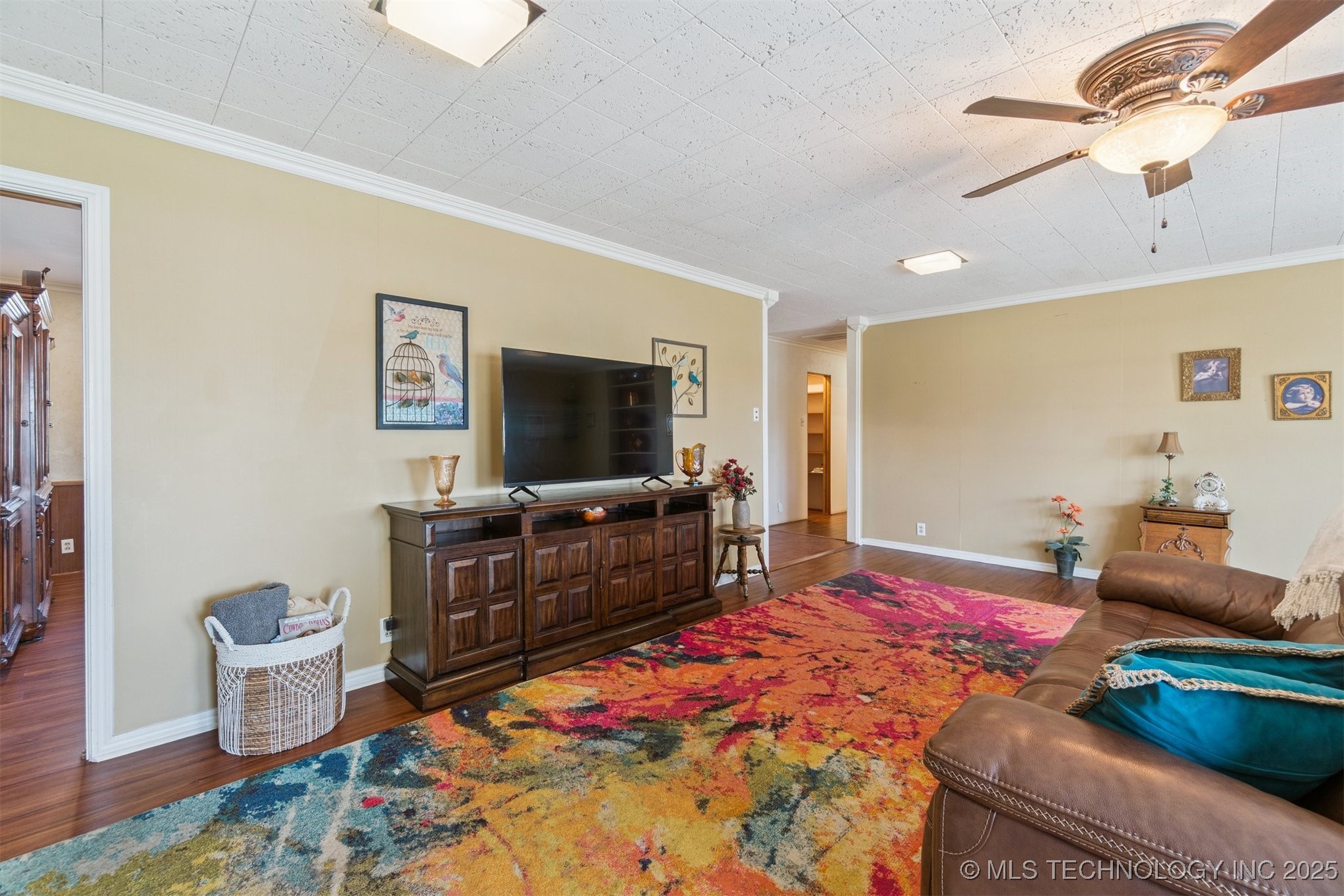 1107 E 8th Street Property Photo 12