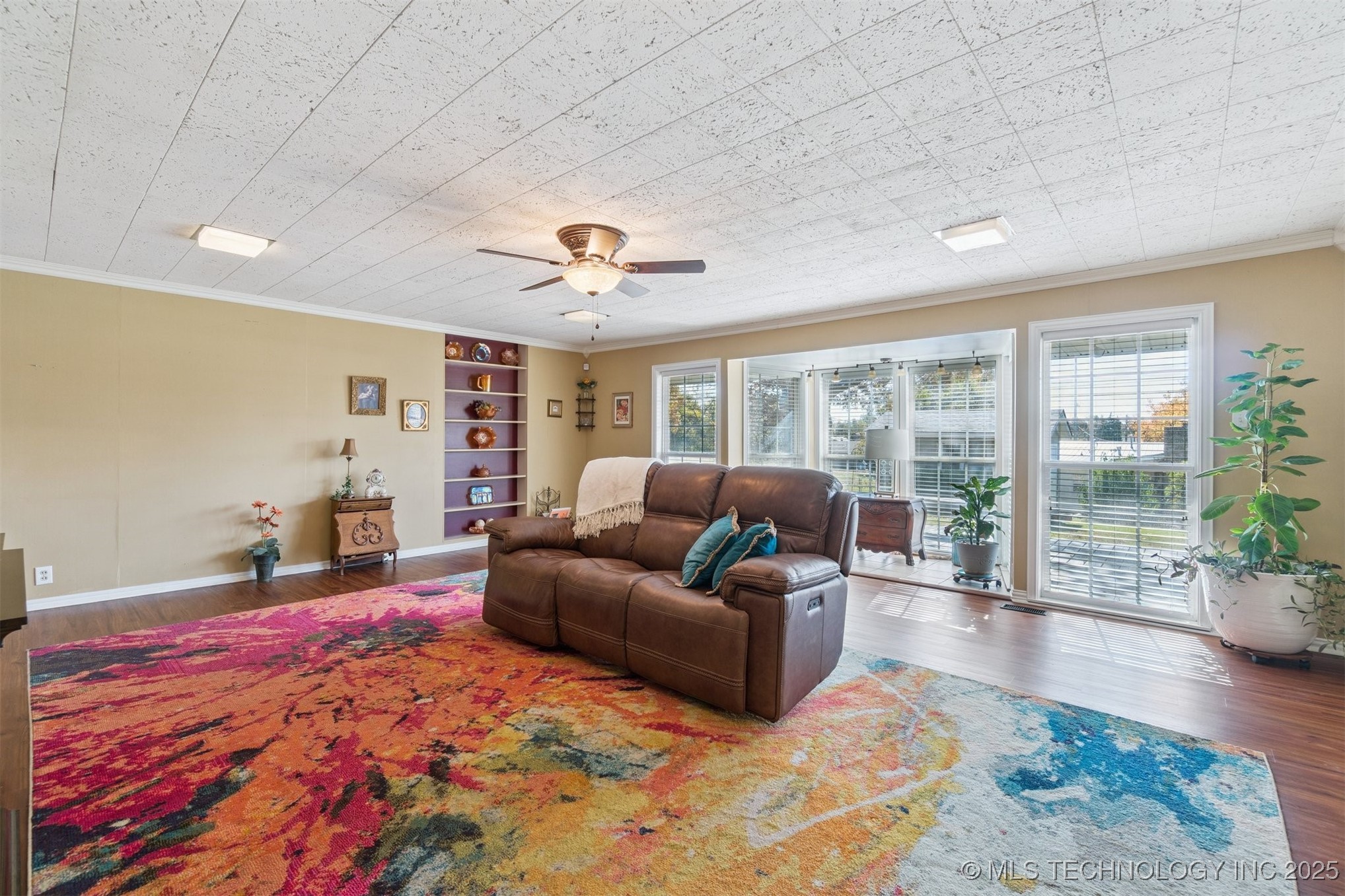 1107 E 8th Street Property Photo 13