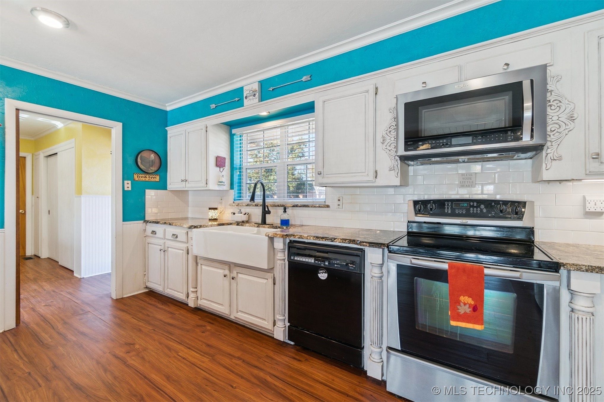 1107 E 8th Street Property Photo 14