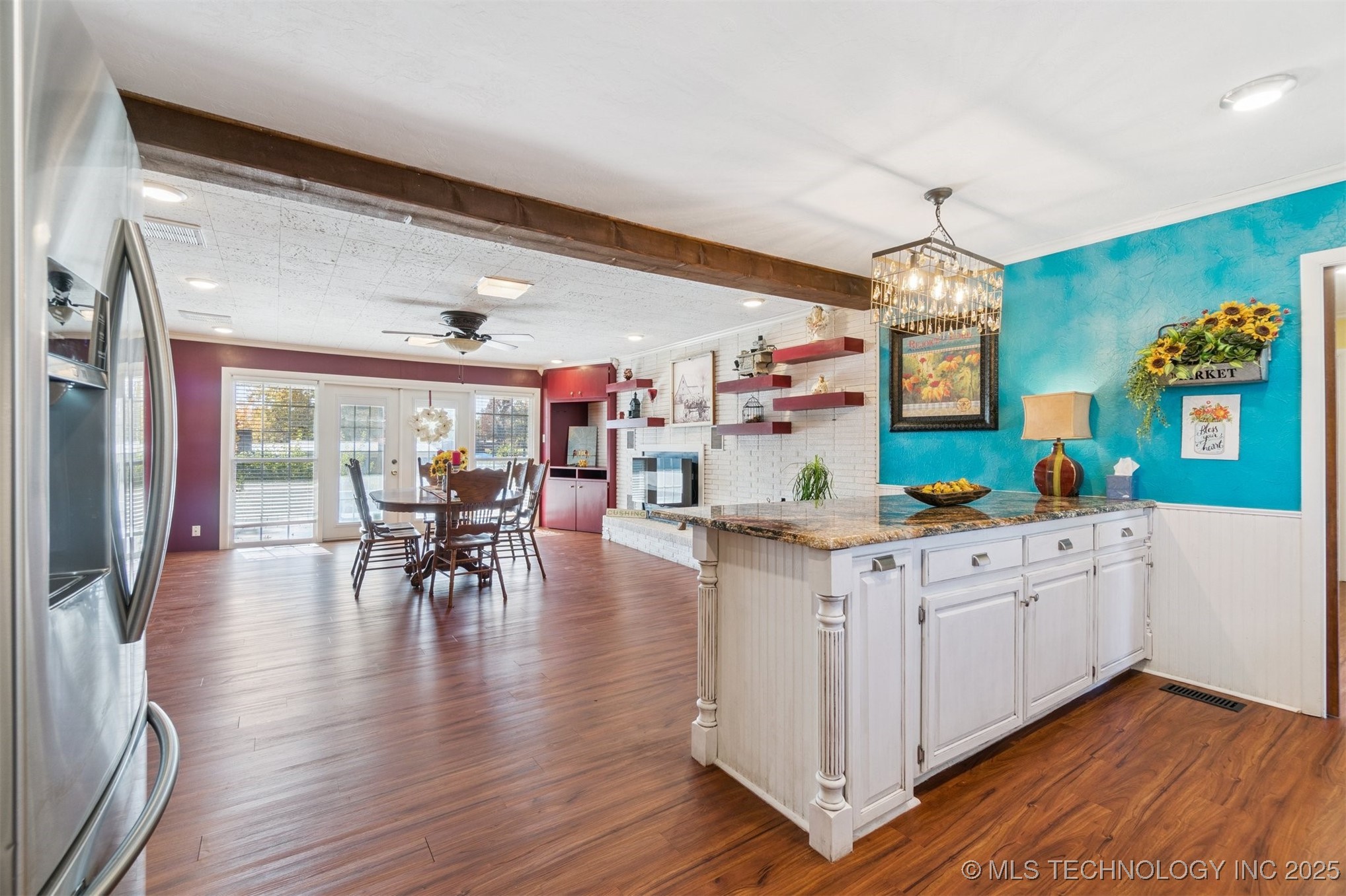 1107 E 8th Street Property Photo 15