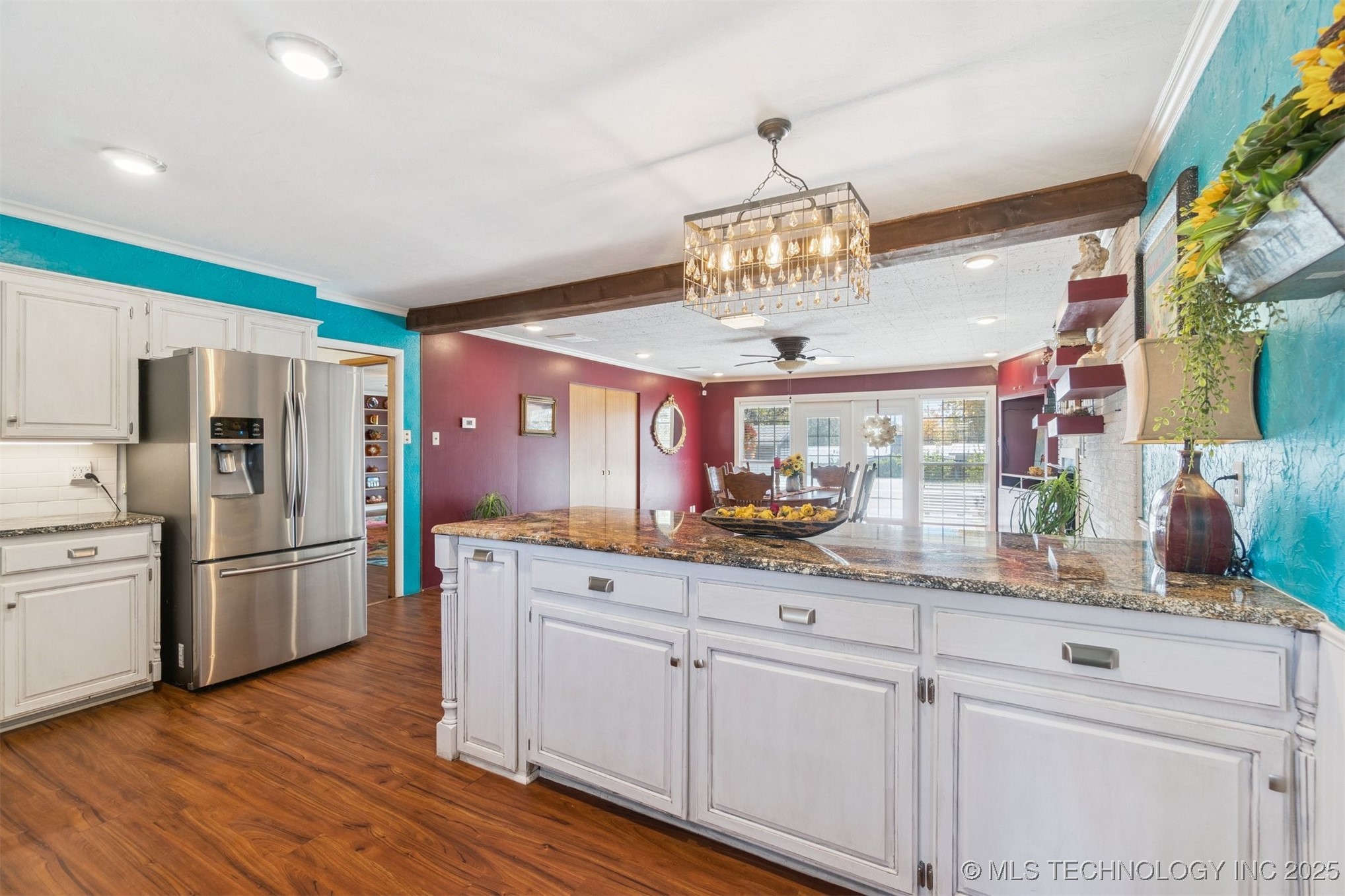 1107 E 8th Street Property Photo 17