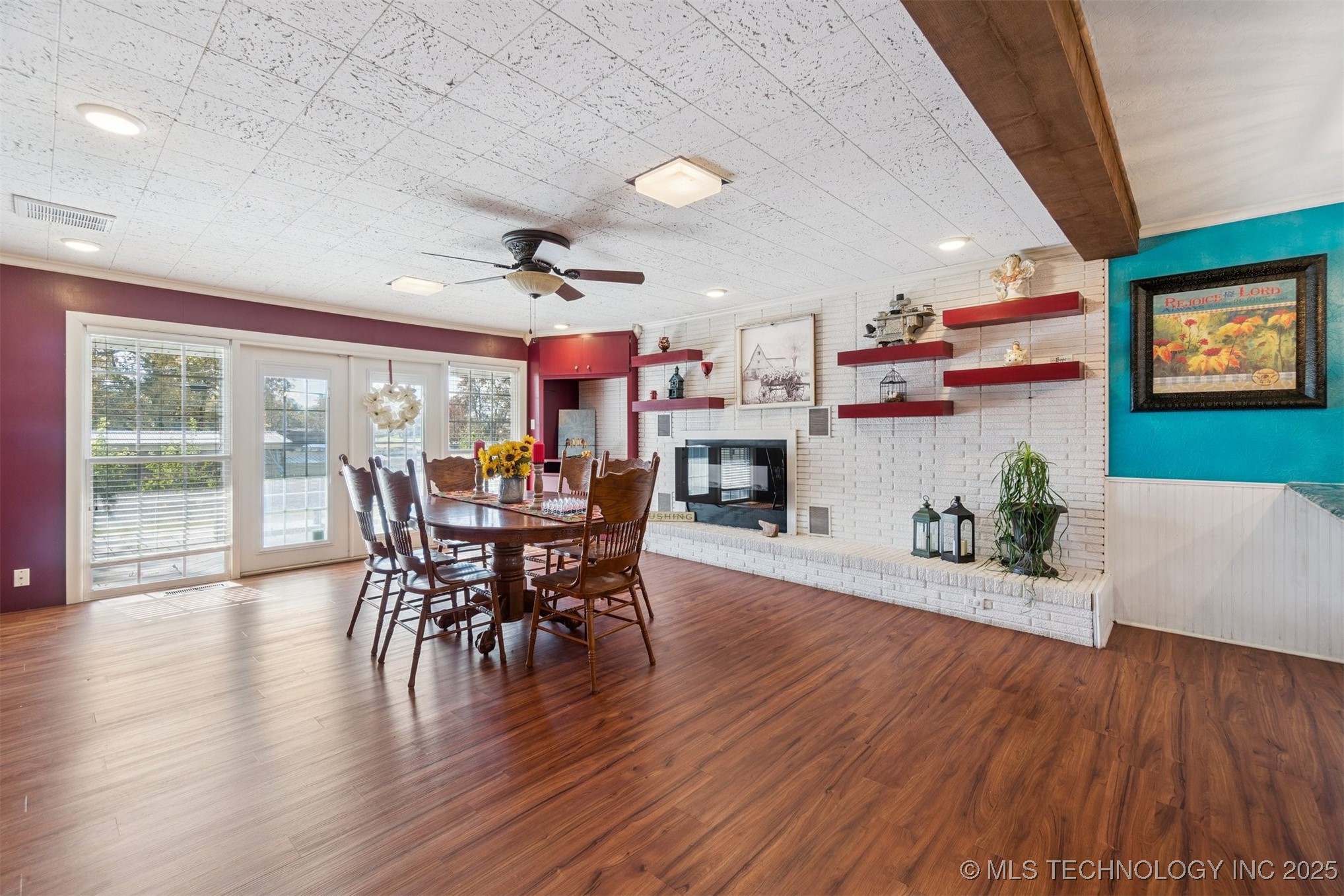 1107 E 8th Street Property Photo 19