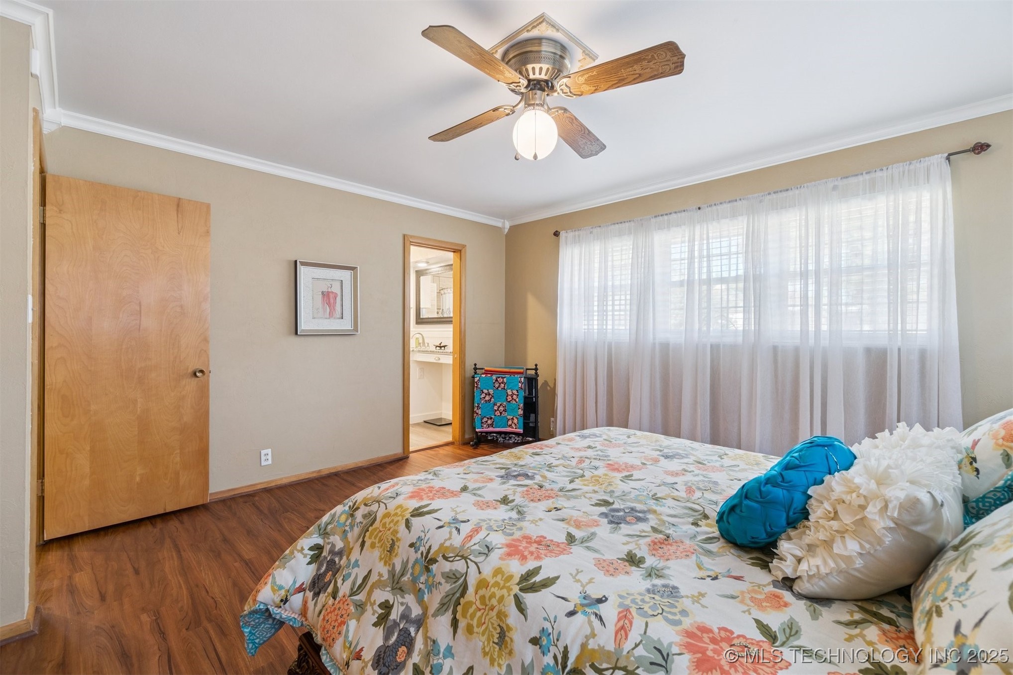 1107 E 8th Street Property Photo 24