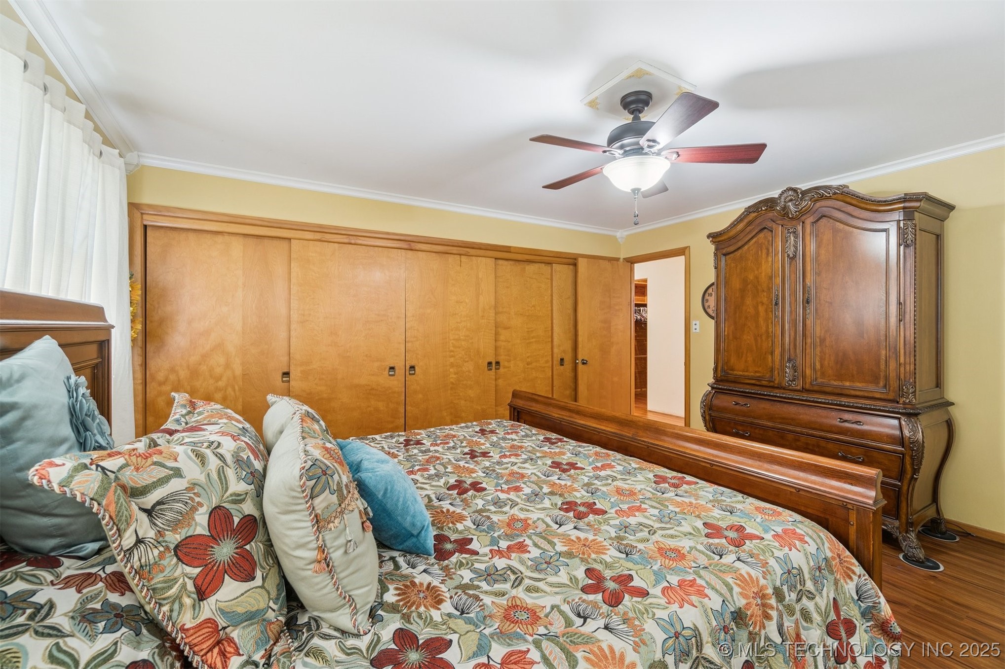 1107 E 8th Street Property Photo 37