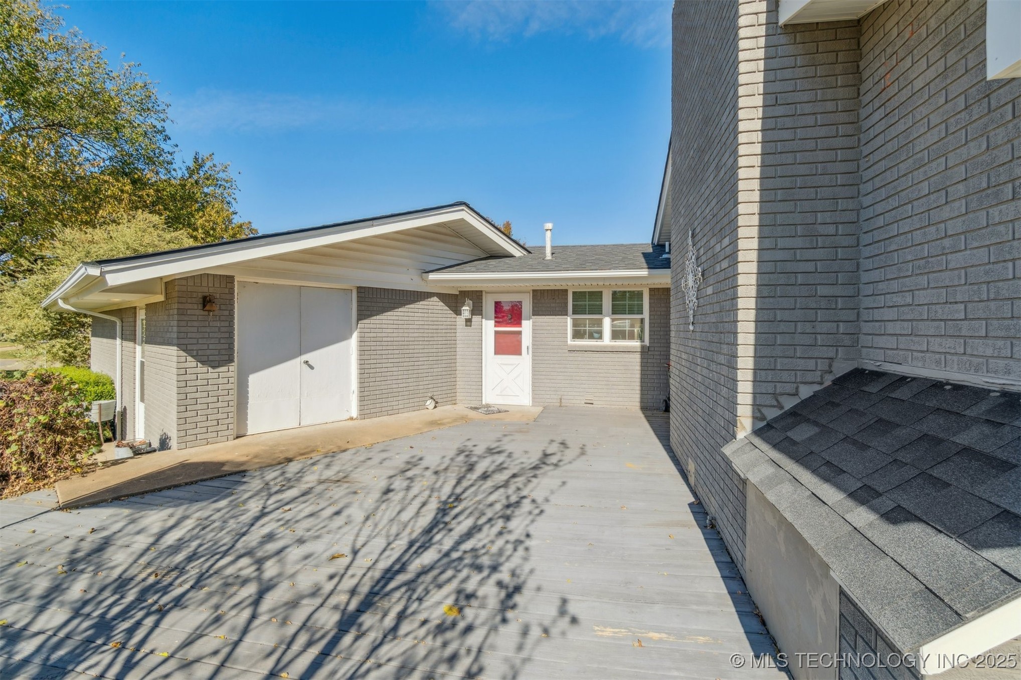 1107 E 8th Street Property Photo 42