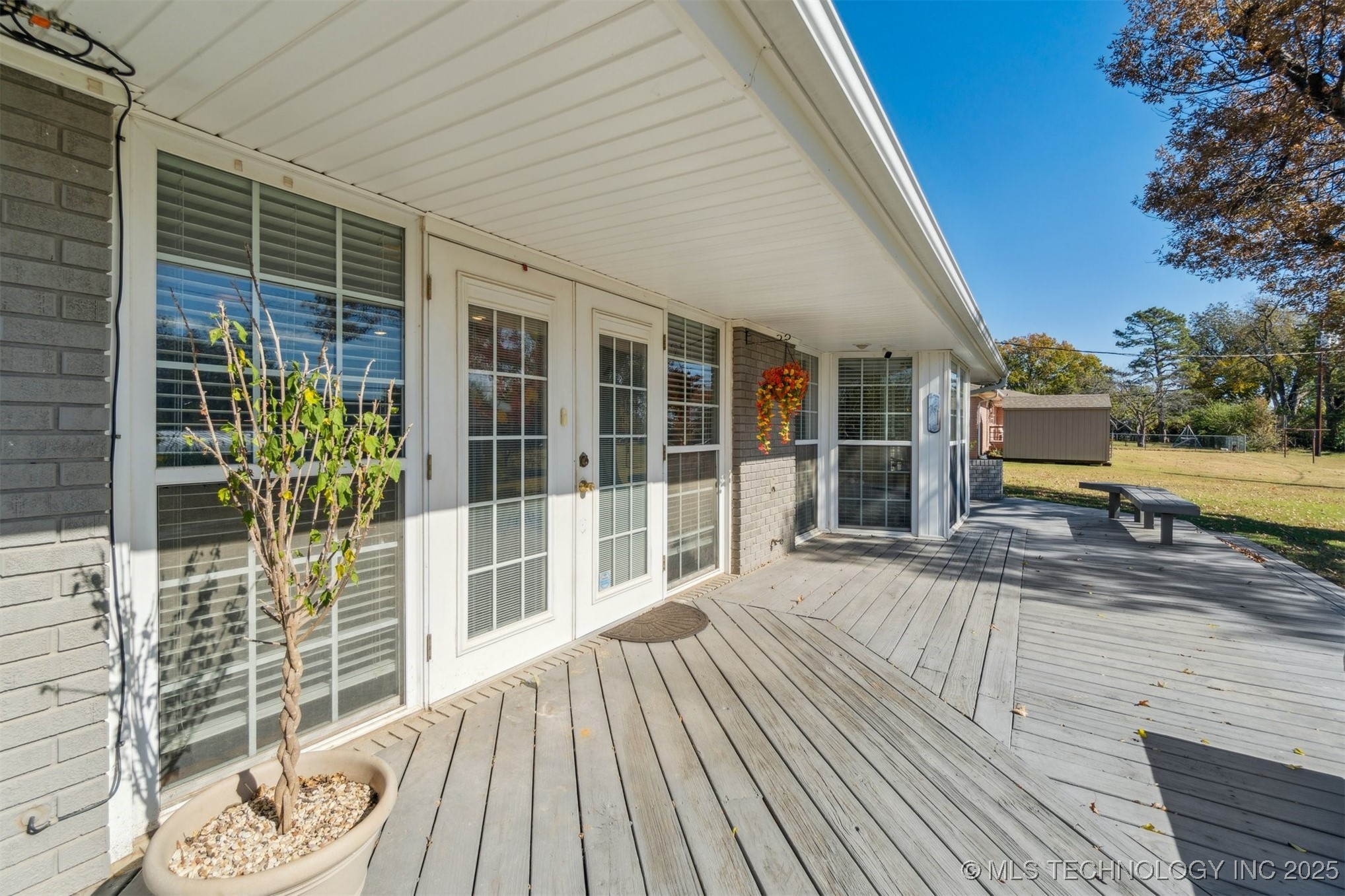 1107 E 8th Street Property Photo 44