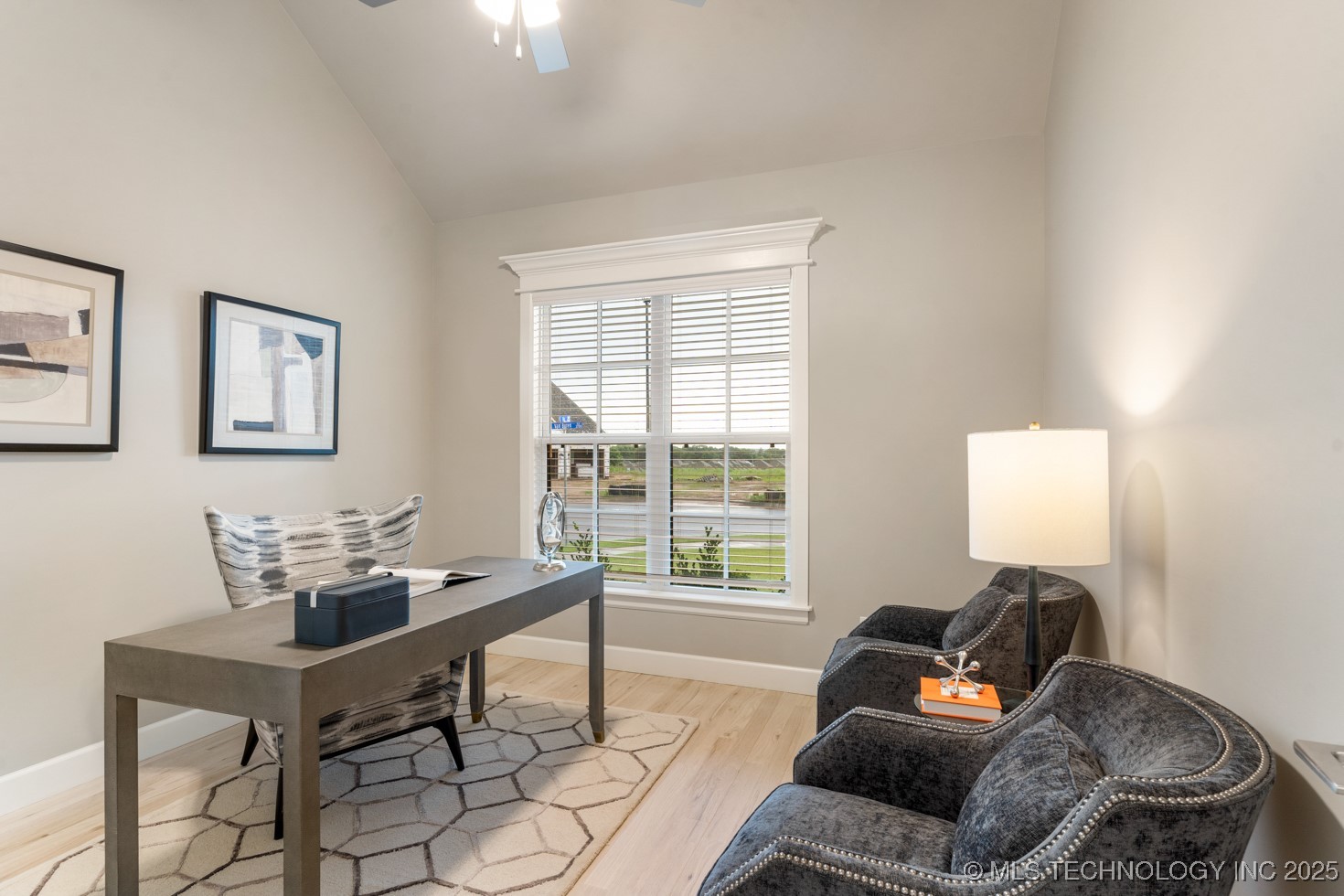 2708 W Van Buren Court Property Photo 4