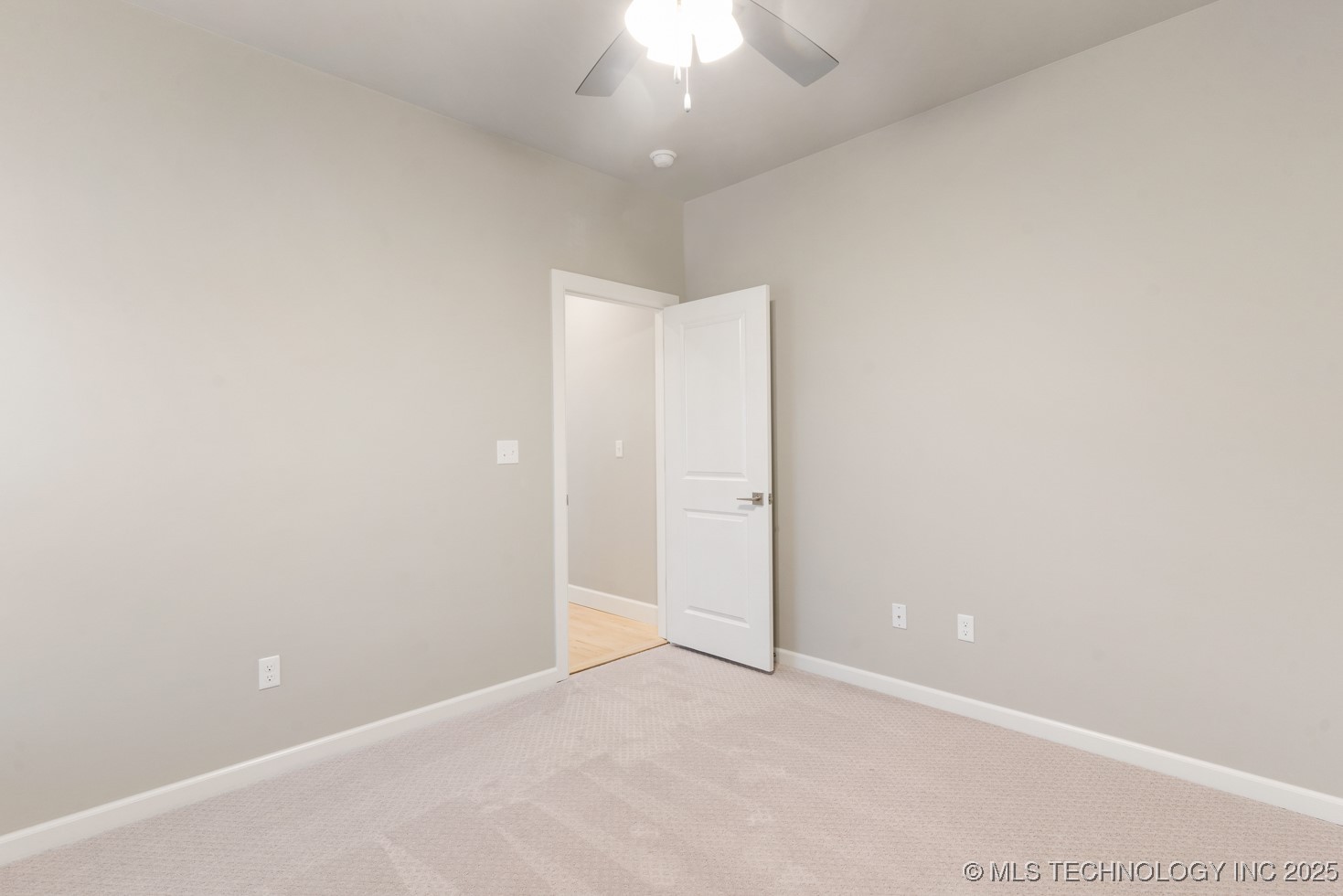 2708 W Van Buren Court Property Photo 8