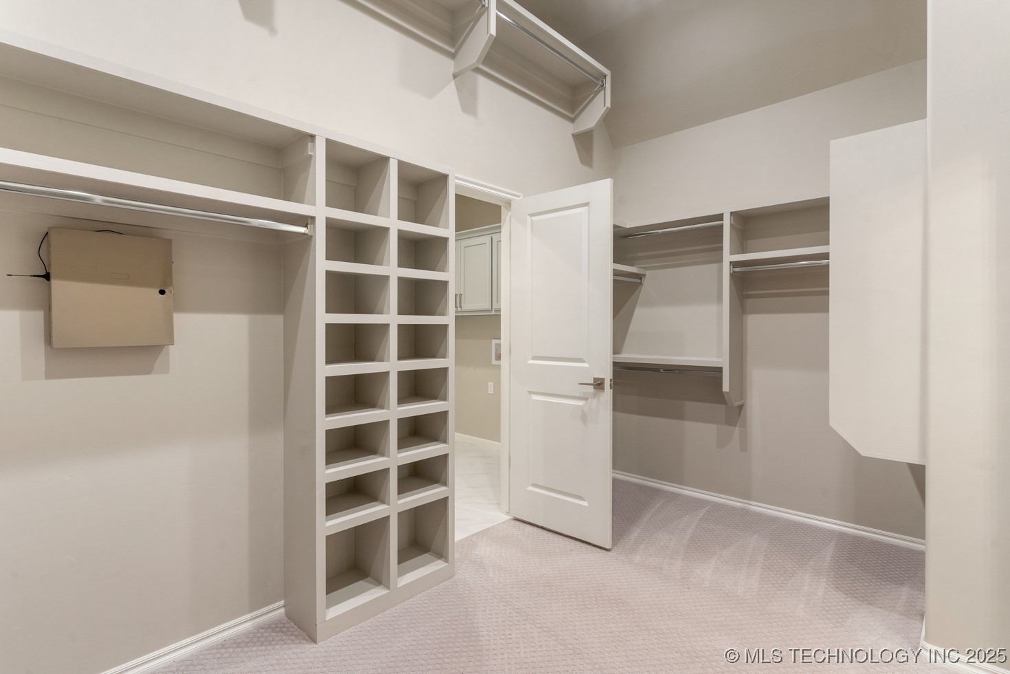 2708 W Van Buren Court Property Photo 24