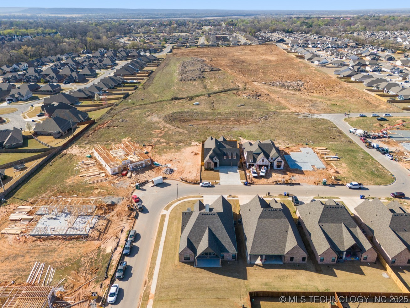 2708 W Van Buren Court Property Photo 32