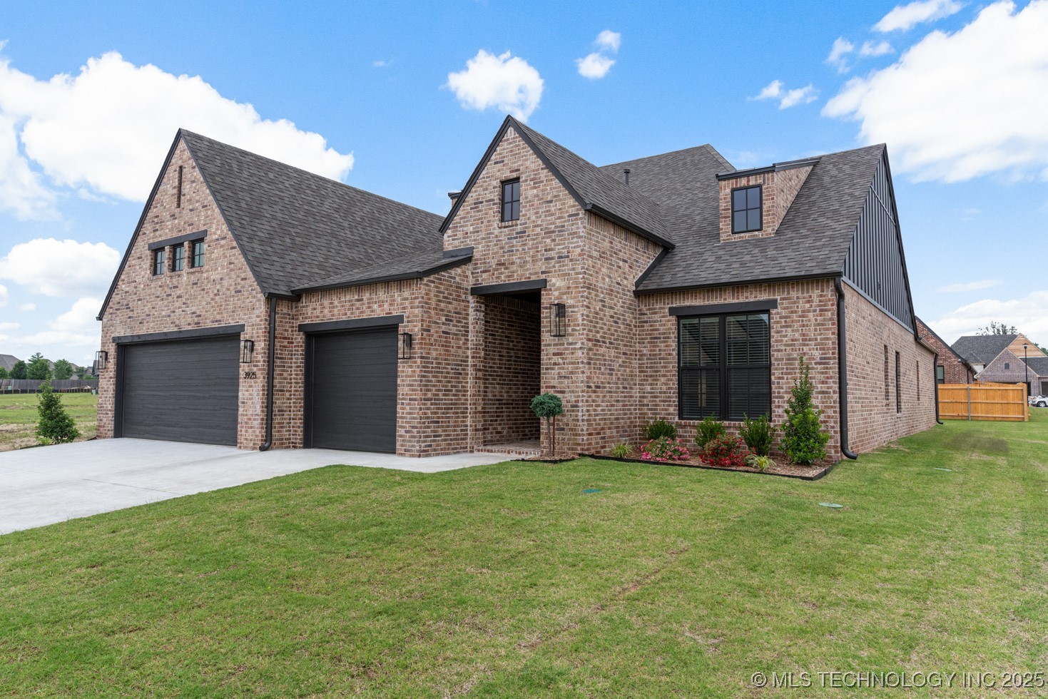 3925 S Elder Boulevard Property Photo 5