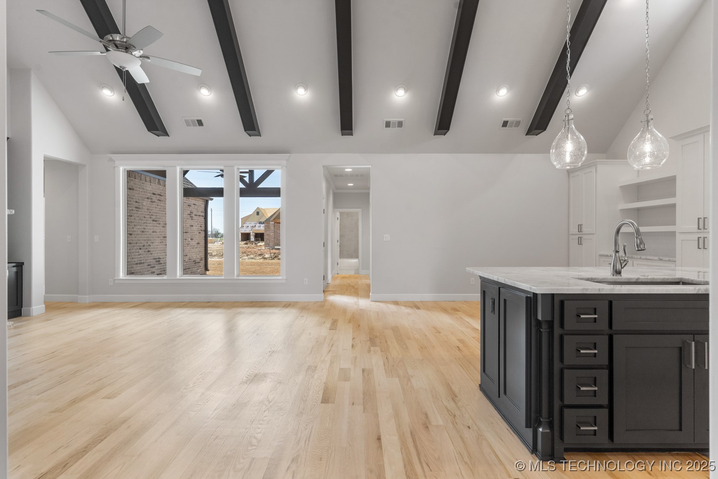 2707 W South Park Place Property Photo 6