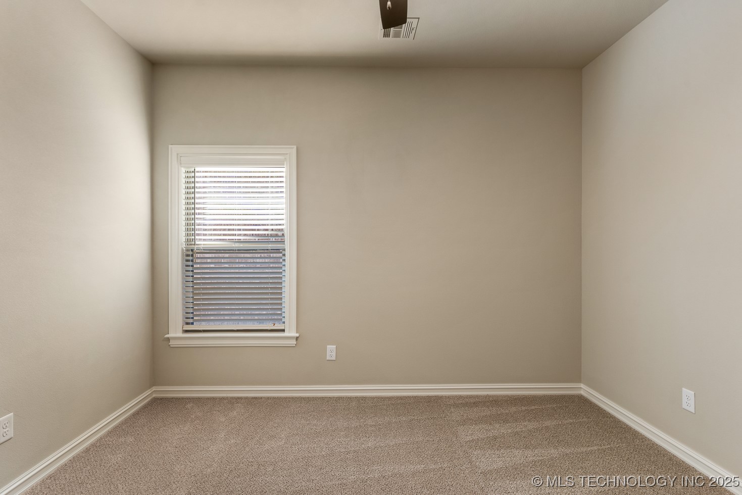 7916 N 145th East Court Property Photo 34