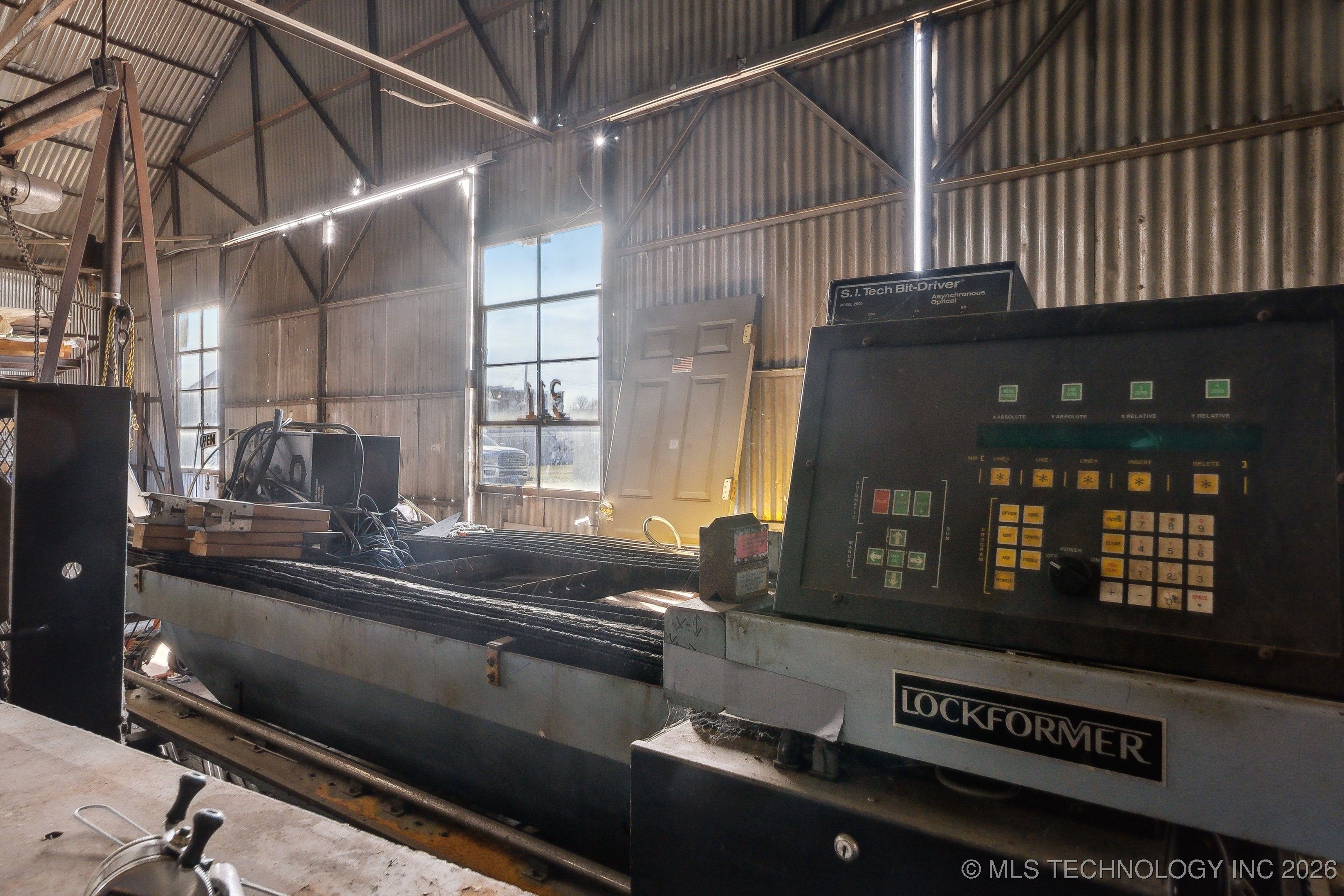 311 E 5th Street Property Photo 9