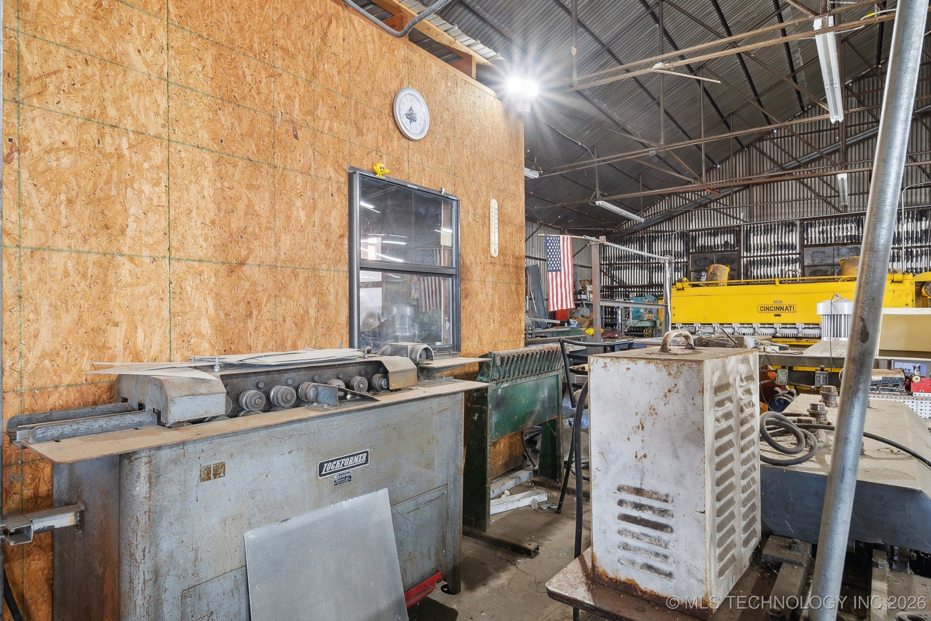 311 E 5th Street Property Photo 11