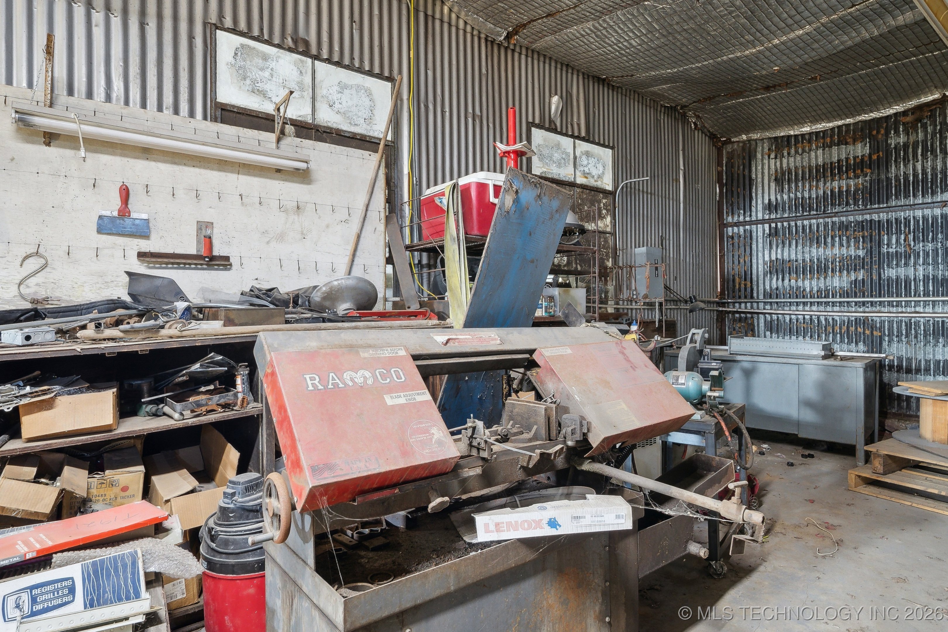 311 E 5th Street Property Photo 17