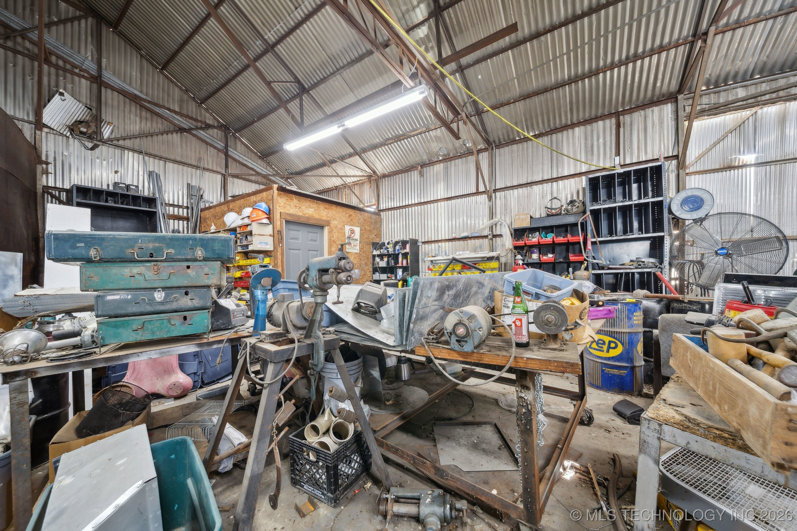 311 E 5th Street Property Photo 20