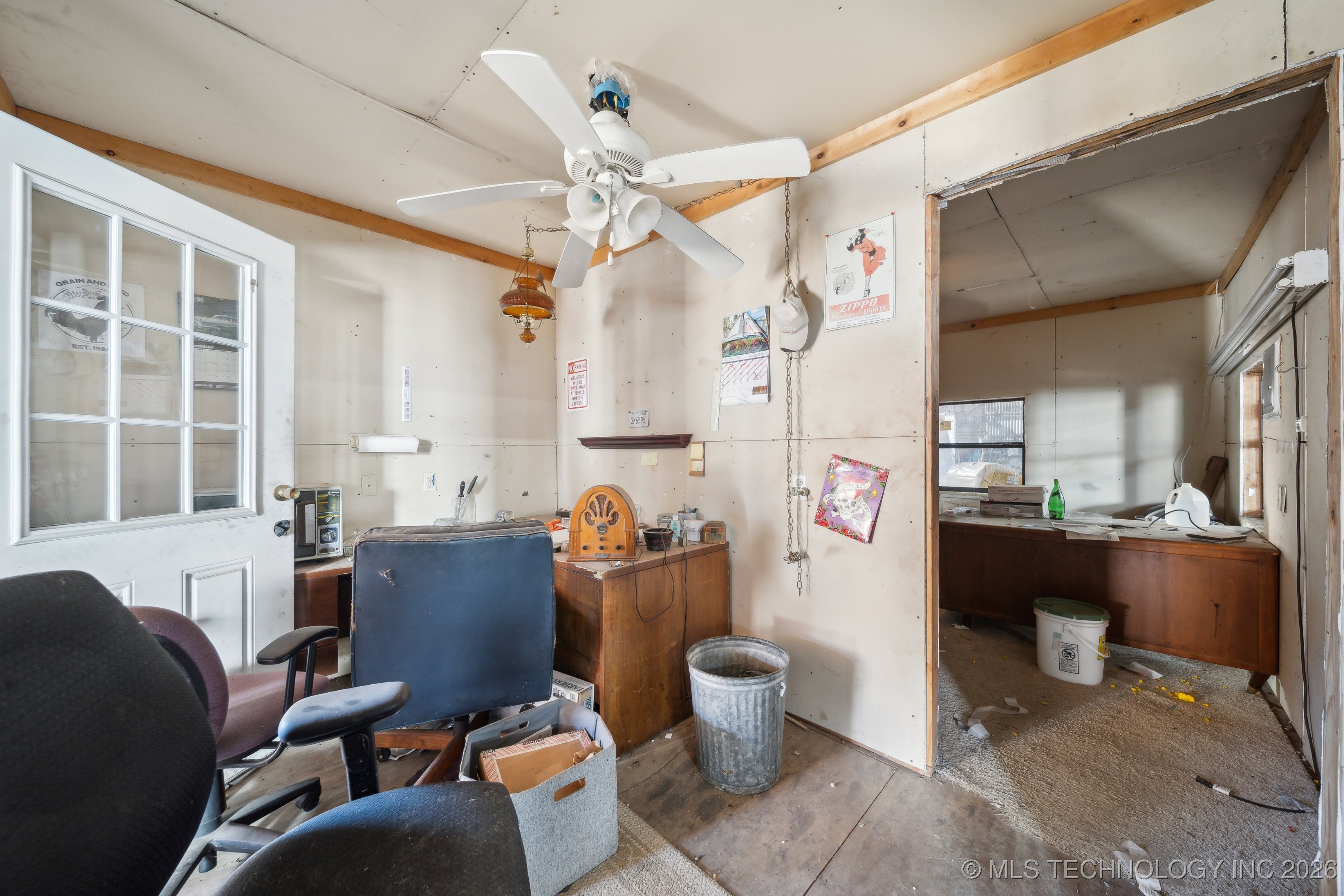 311 E 5th Street Property Photo 24