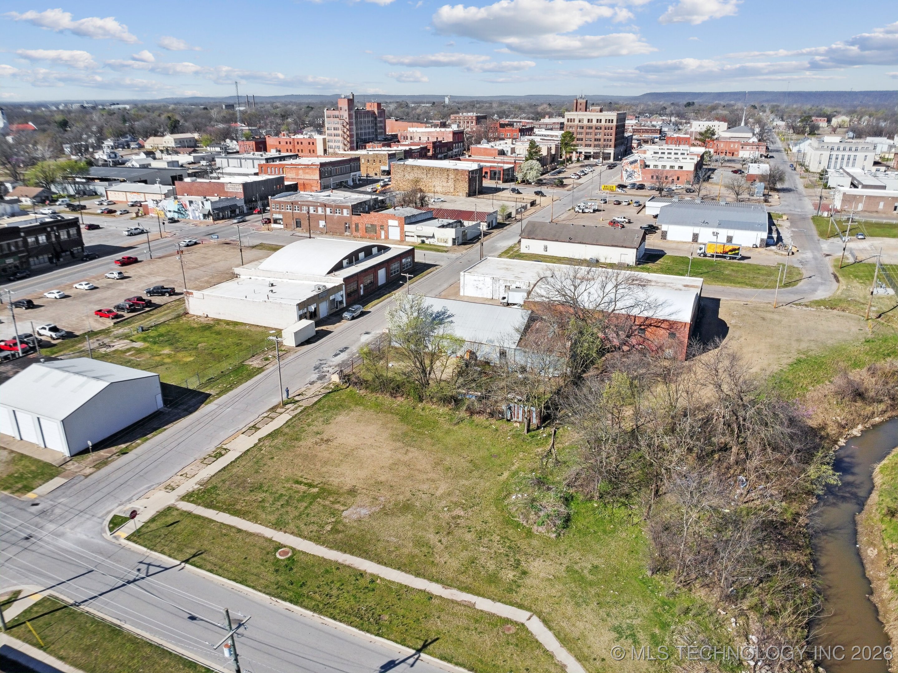 311 E 5th Street Property Photo 29