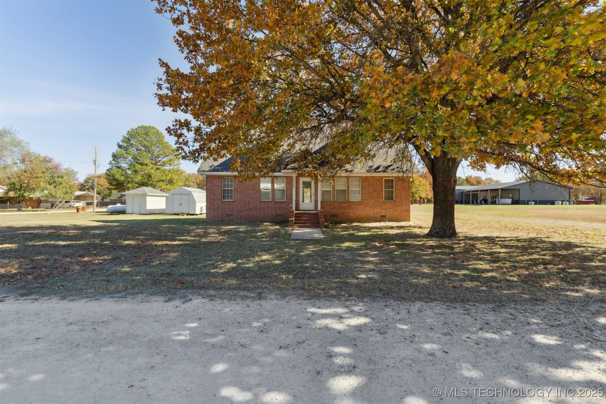 116565 S 4213 Road Property Photo 2